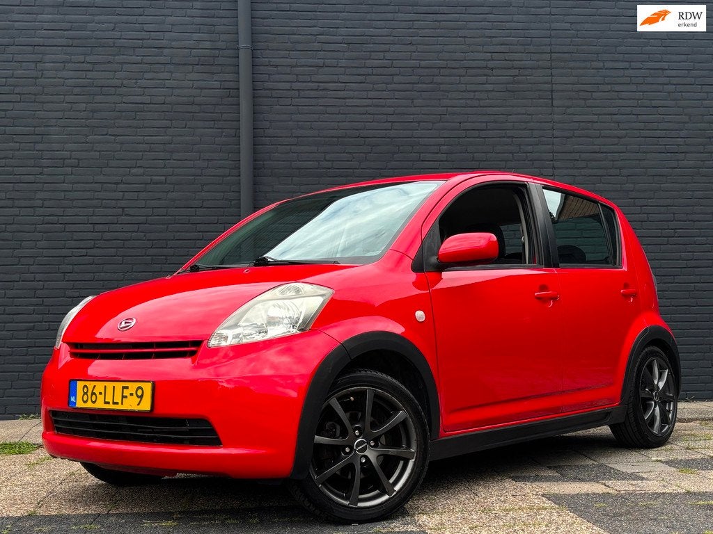 Daihatsu Sirion 2 1.3-16V Sense | Airco | APK, Auto's, Daihatsu, Voorwielaandrijving, Gebruikt, 31 €/maand, 4 cilinders