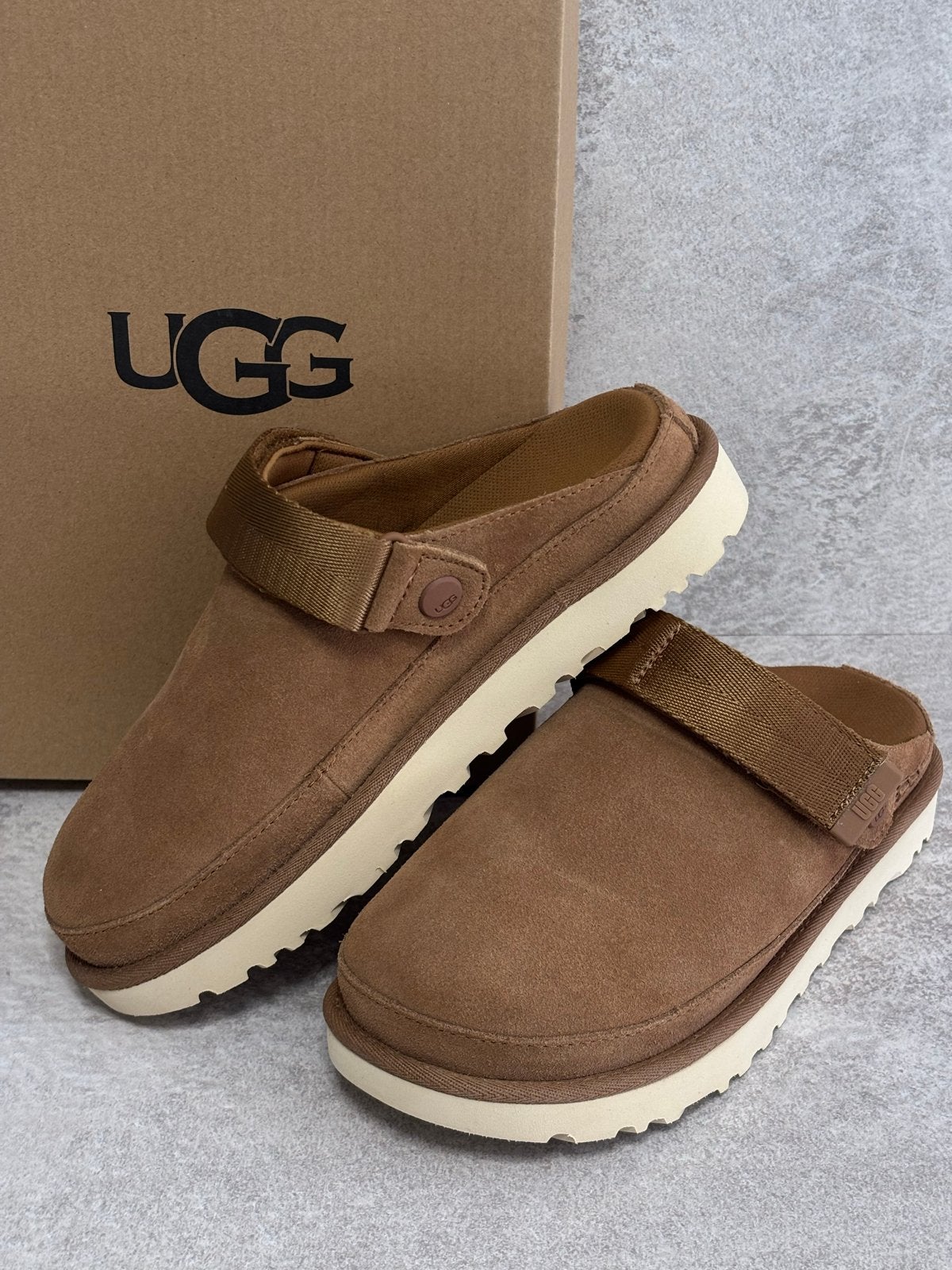 Nieuwe UGG dames Goldenstar Clog Chestnut - Maat 38 - 0611, Kleding | Dames, Schoenen, Bruin, Instappers, Nieuw, Ophalen of Verzenden