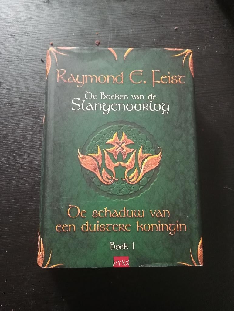 Raymond E Feist slangen oorlog boek 1, Ophalen of Verzenden, Zo goed als nieuw, Raymond E. Feist