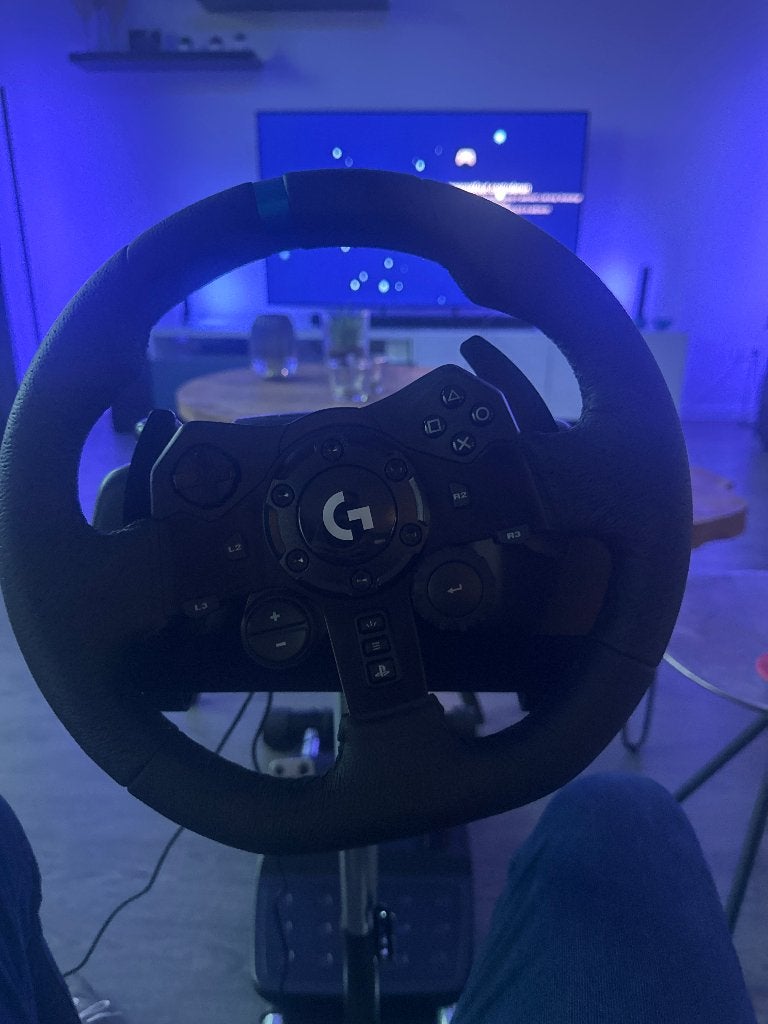 Foto 3 van Logitech G923 Racestuur + pedalen + wheelstand Pro V2