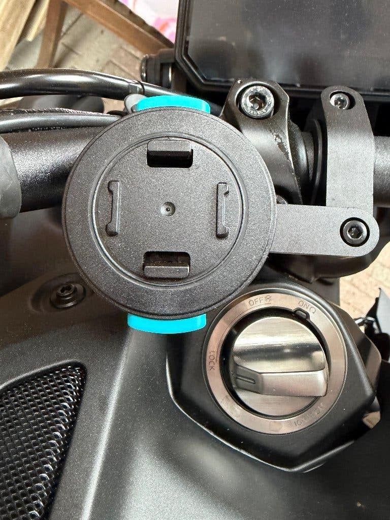 Mous IntraLock motor mount + case iPhone 17 Pro, Ophalen of Verzenden, Zo goed als nieuw, Motor