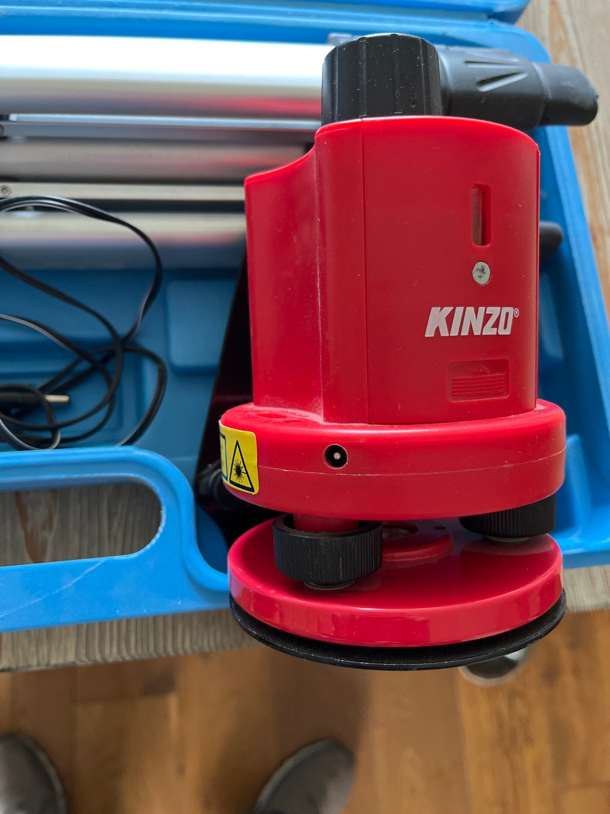 Kinzo Laser Waterpas met Statief en Koffer, Doe-het-zelf en Verbouw, Ophalen of Verzenden, Zo goed als nieuw, Overige meters