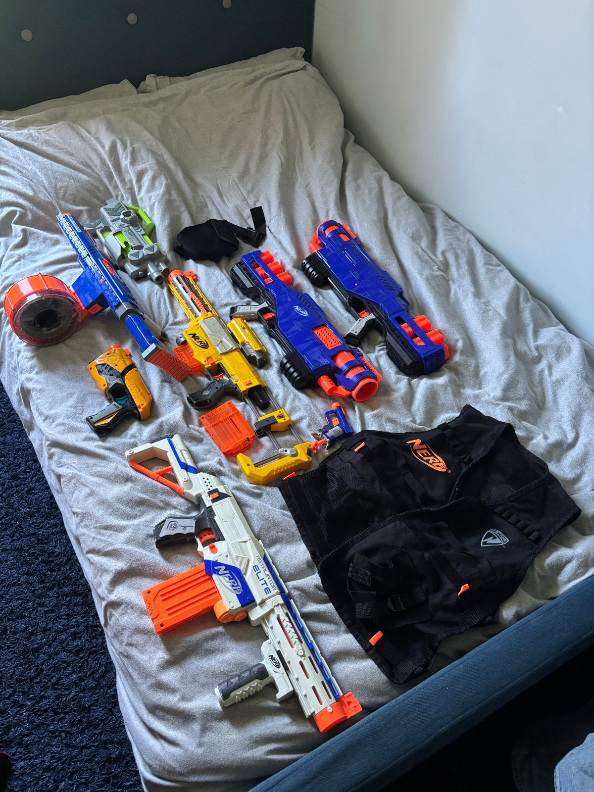 Grote partij Nerf pistolen met vest - Goede staat!, Ophalen of Verzenden, Gebruikt, Jongen of Meisje