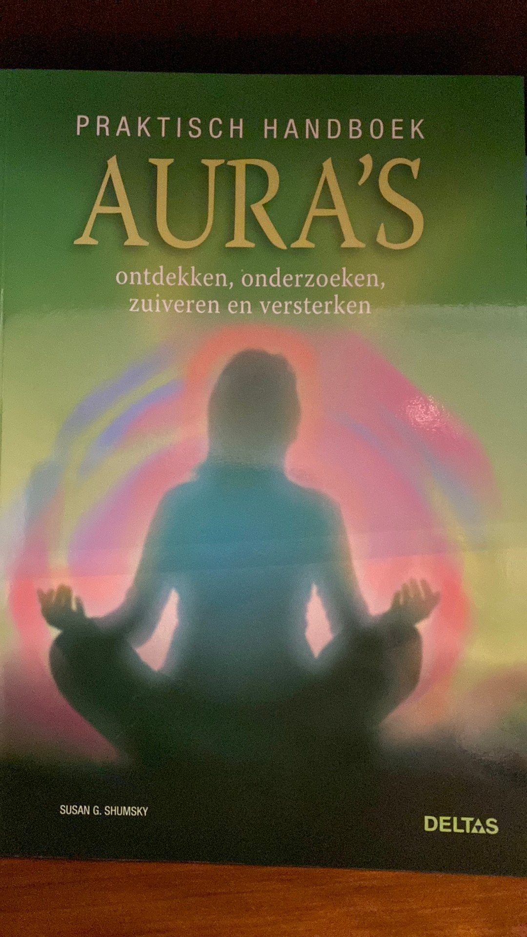 S. Shumsky - Praktisch handboek aura's, Ophalen, Achtergrond en Informatie, Spiritualiteit algemeen, Zo goed als nieuw