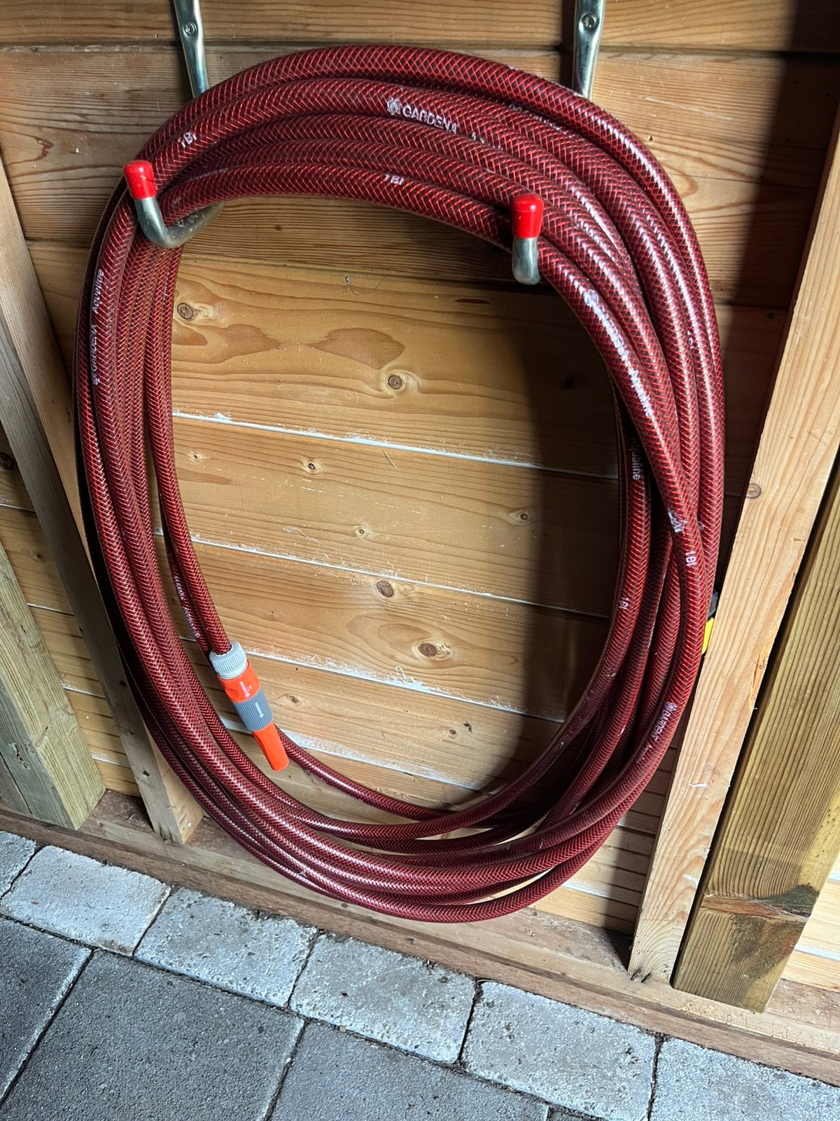 Gardena tuinslang met spuit en koppeling. Nu 15,-, Ophalen of Verzenden, Zo goed als nieuw, Minder dan 2 meter, Overige typen