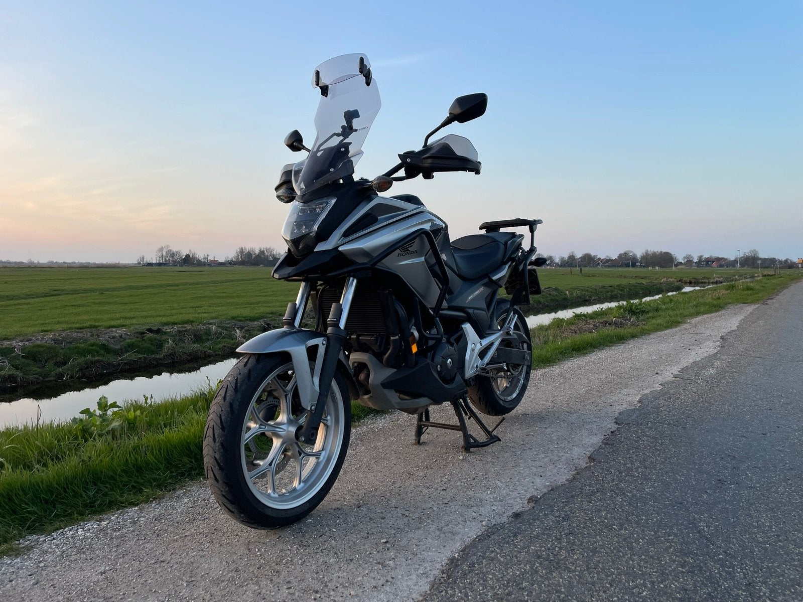 Honda NC750X DCT | 2017 | veel extra’s, Motoren, 750 cc, 2 cilinders, Occasion, Motorrijbewijs A