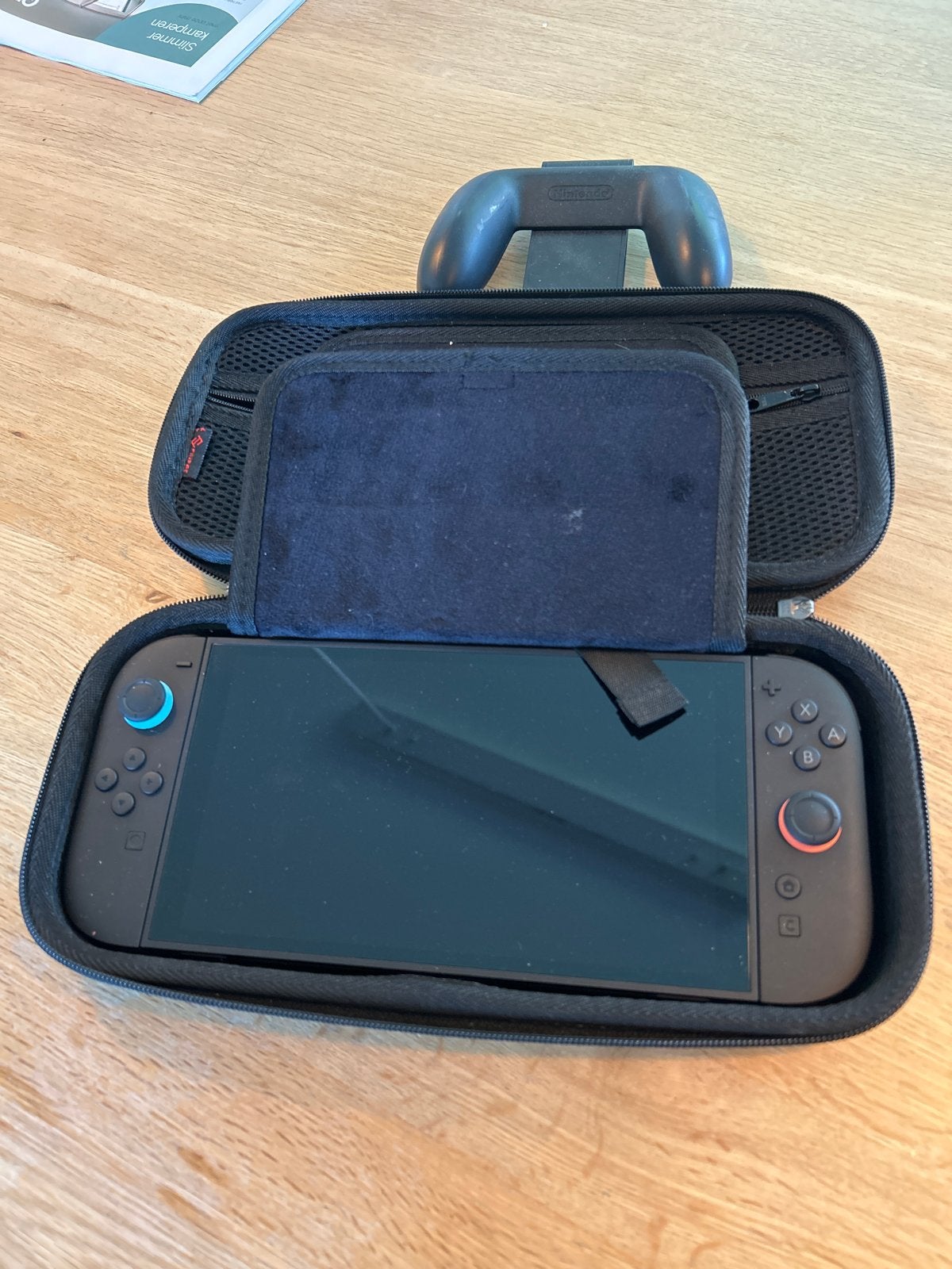 Nintendo Switch met hoes en controller grip, 1 speler, Ophalen of Verzenden, Zo goed als nieuw, Sport