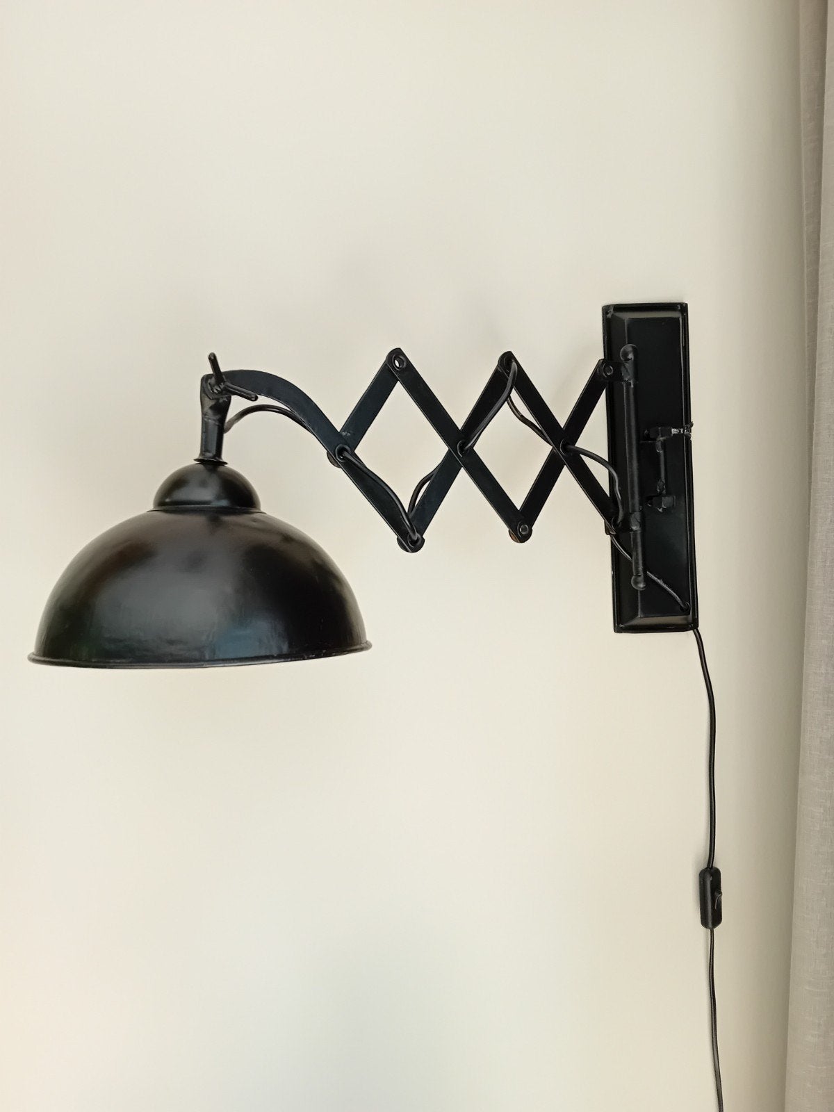 Zwarte uitschuifbare schaarlamp met kap, Zwart, Zo goed als nieuw, Overige merken, Verstelbaar