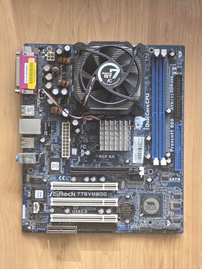 Asrock 775VM800 AGP LGA775 + Pentium D830 3.0GHz dual core, Computers en Software, Moederborden, Gebruikt, DDR, Micro-ATX, Overige typen