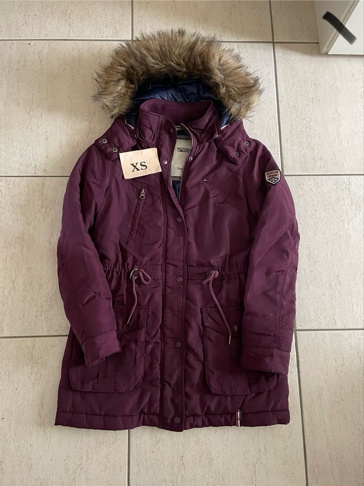 Tommy Hilfiger winterjas met bontkraag - Maat XS, Ophalen of Verzenden, Zo goed als nieuw, Maat 34 (XS) of kleiner, Paars