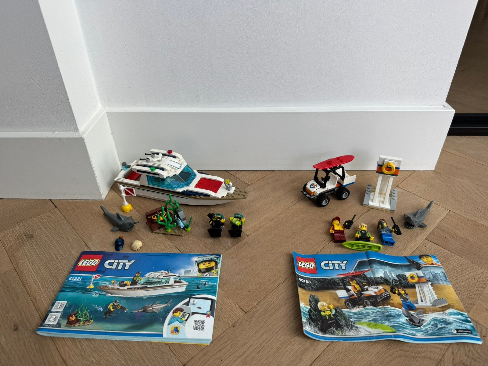 Lego City - Duikjacht 60221 + kustwacht 60163, City, Lego, Ophalen of Verzenden, Zo goed als nieuw
