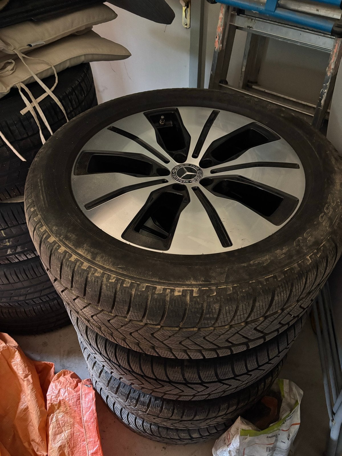 Efficiente Winterbanden met velgen 19 inch voor Mercedes EQC, Auto-onderdelen, Banden en Velgen, 19 inch, Gebruikt, Banden en Velgen