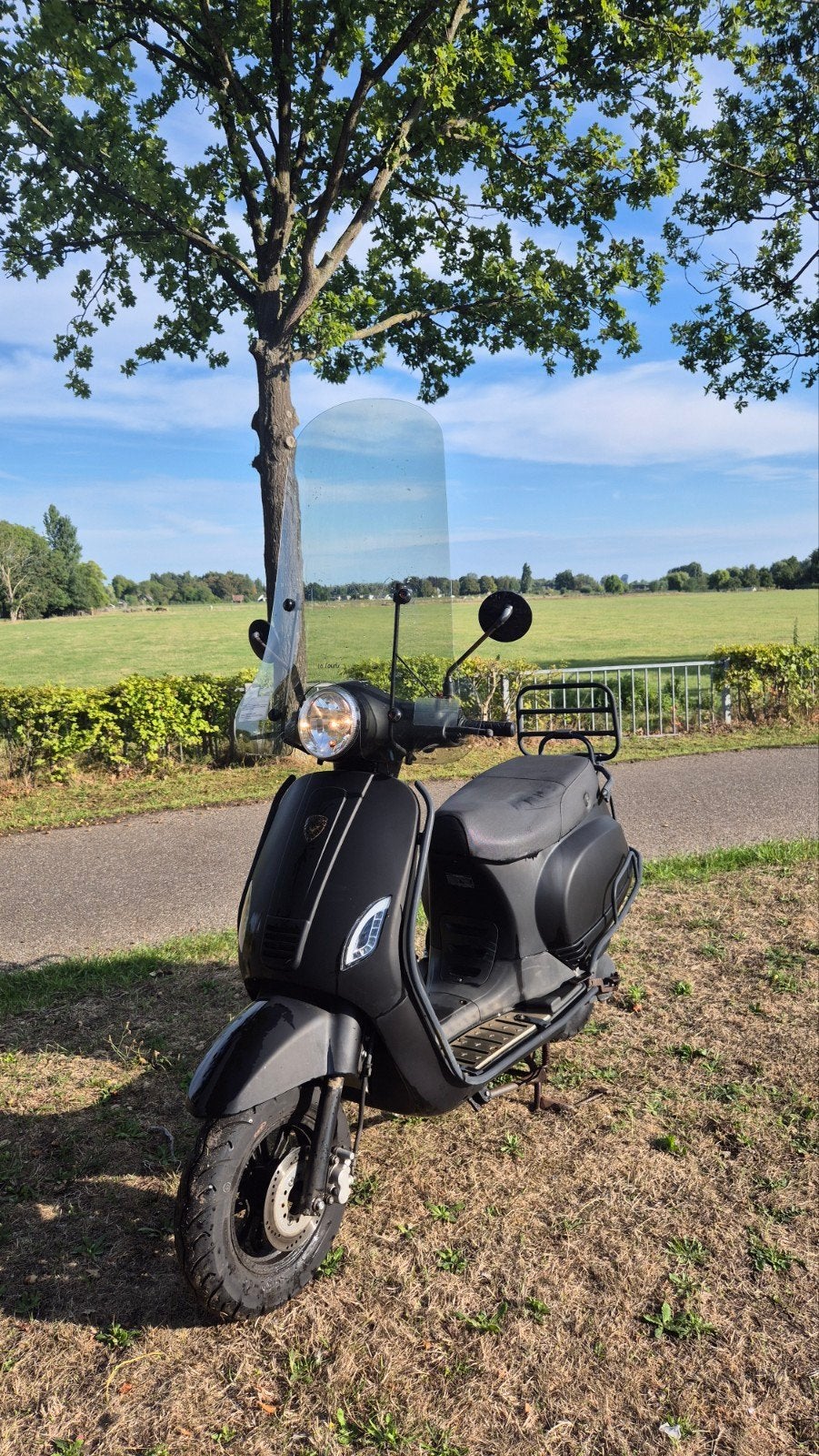 Zwarte Tianying scooter met accessoires, Zo goed als nieuw, Benzine, Ophalen, Overige merken