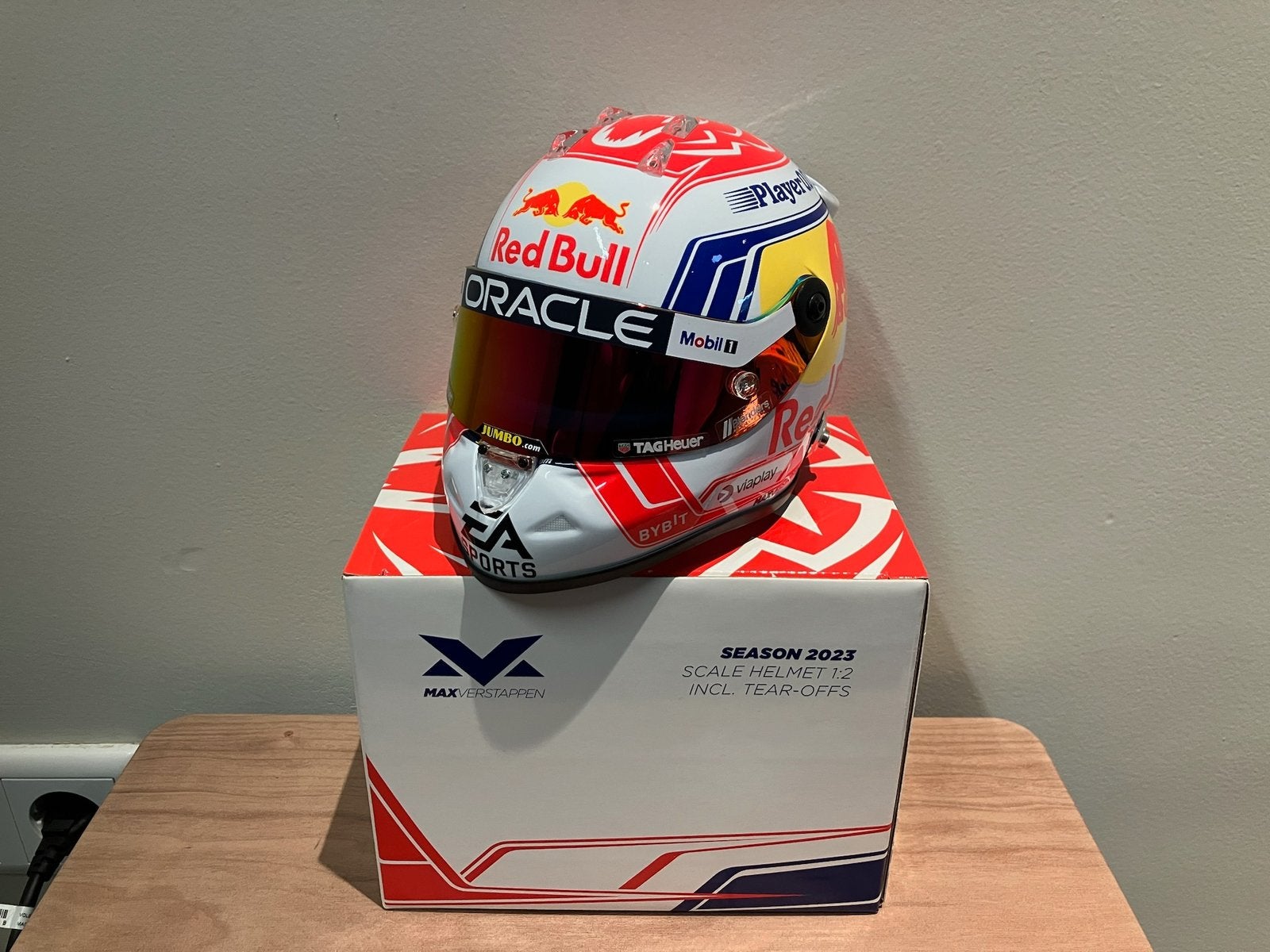 Max verstappen helm 1:2 seizoen 2023, Ophalen of Verzenden, Zo goed als nieuw