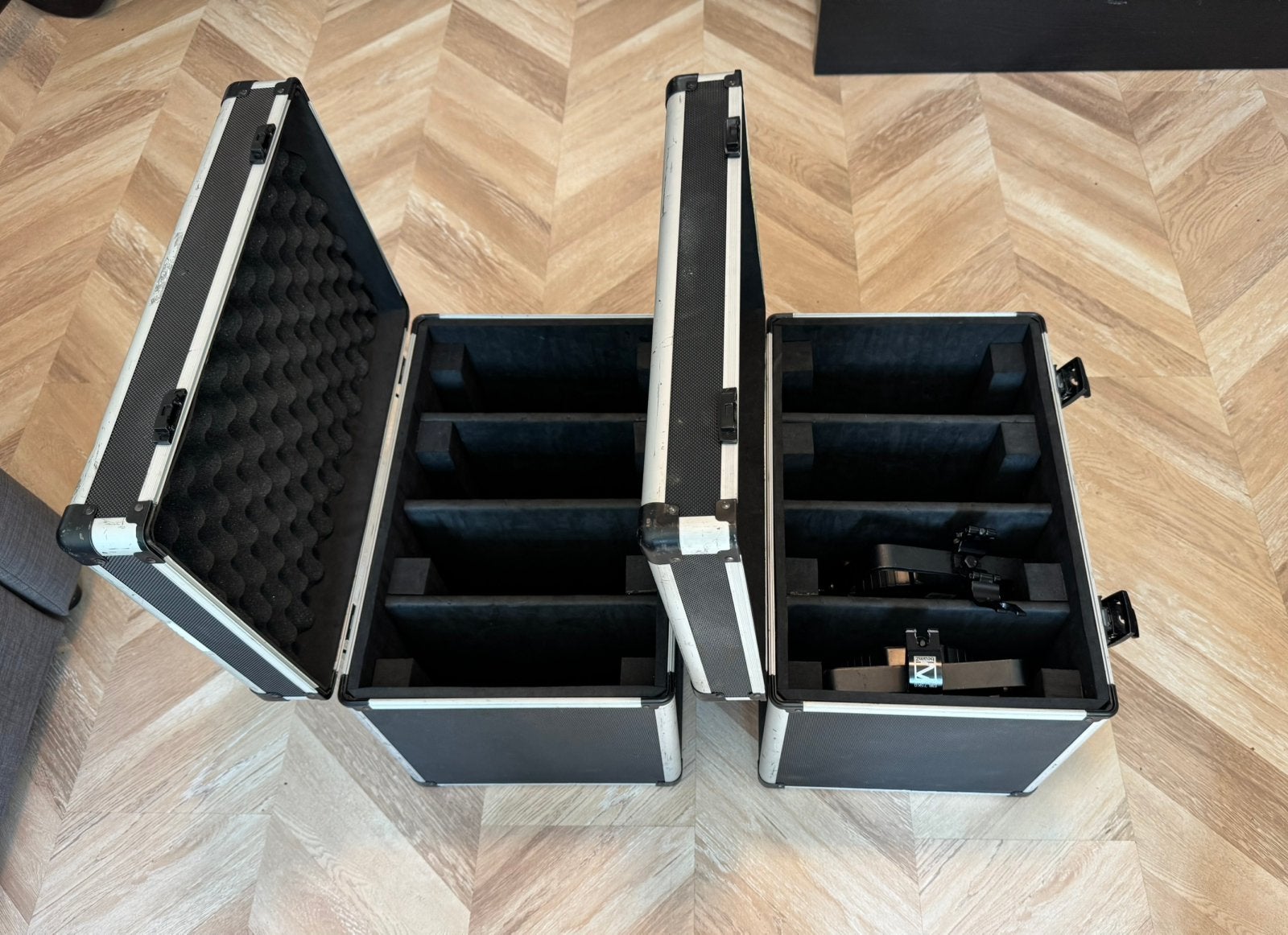 2x DAP LCA-PAR4 flightcase, Ophalen of Verzenden, Gebruikt, Overige instrumenten, Flightcase