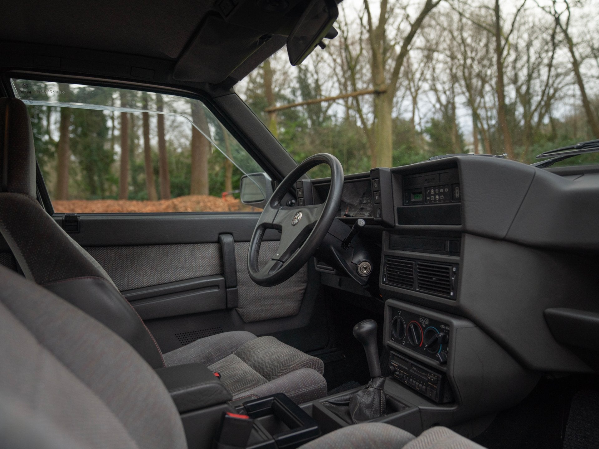 Alfa Romeo 75 3.0 V6 America (bj 1989), foto 10