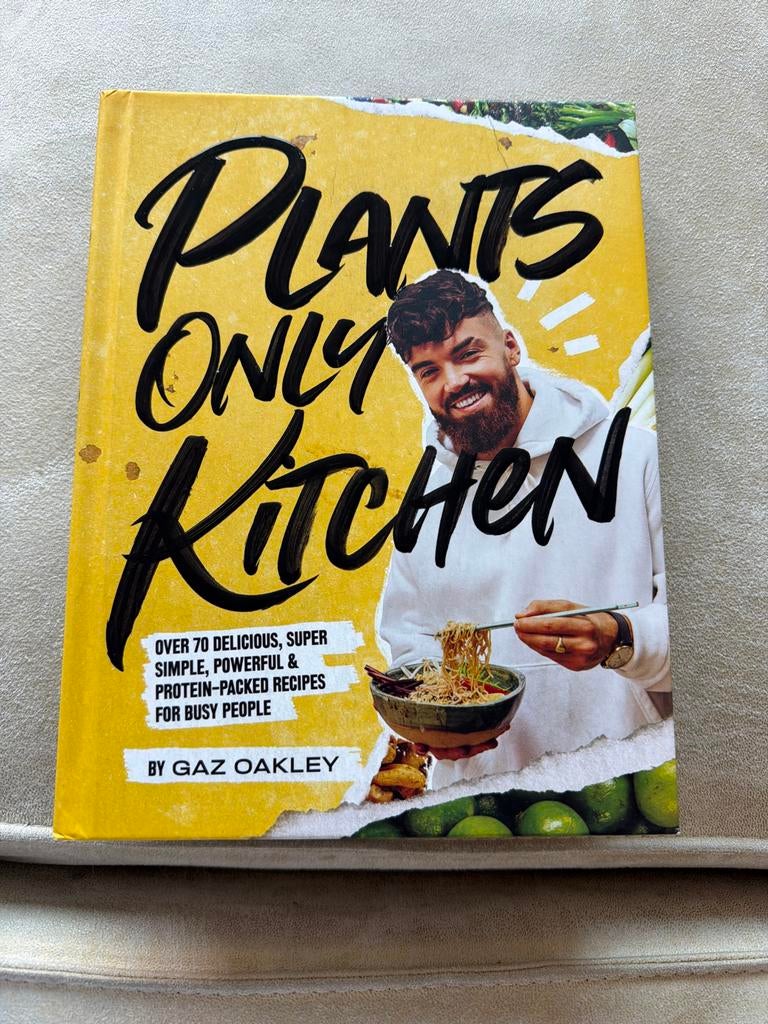 Plants Only Kitchen: Vegan Kookboek Gaz Oakley, Hoofdgerechten, Ophalen of Verzenden, Zo goed als nieuw, Gezond koken