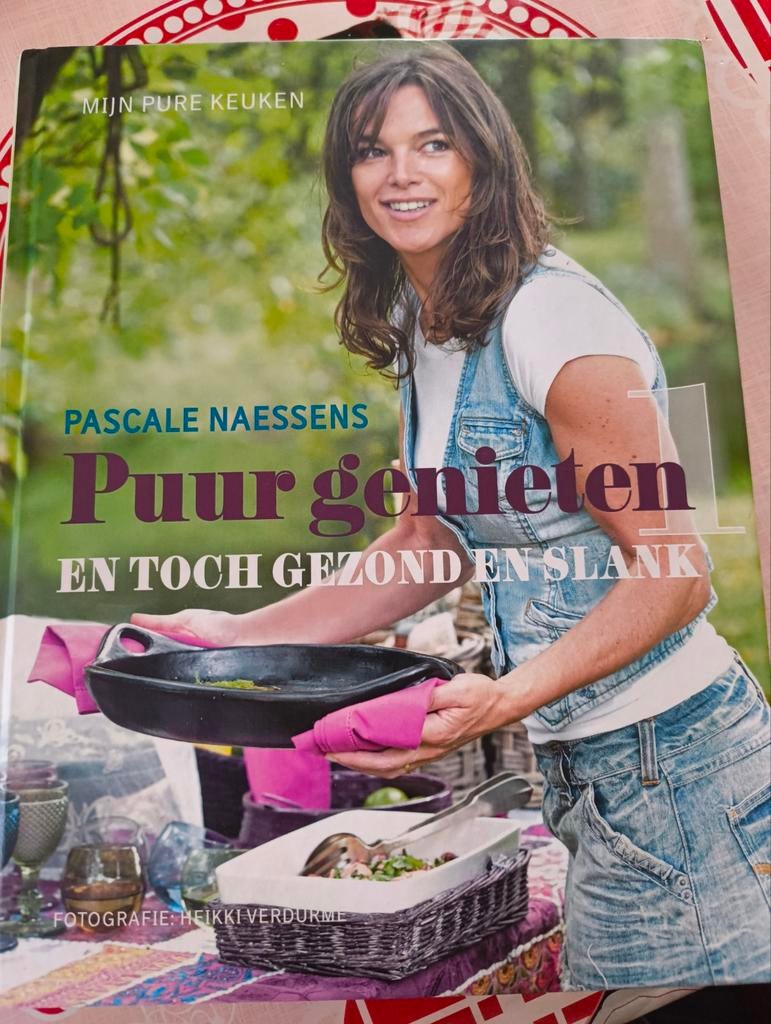 Kookboek Pascale Naessens - Puur Genieten, Pascale Naessens, Ophalen of Verzenden, Gezond koken, Overige gebieden