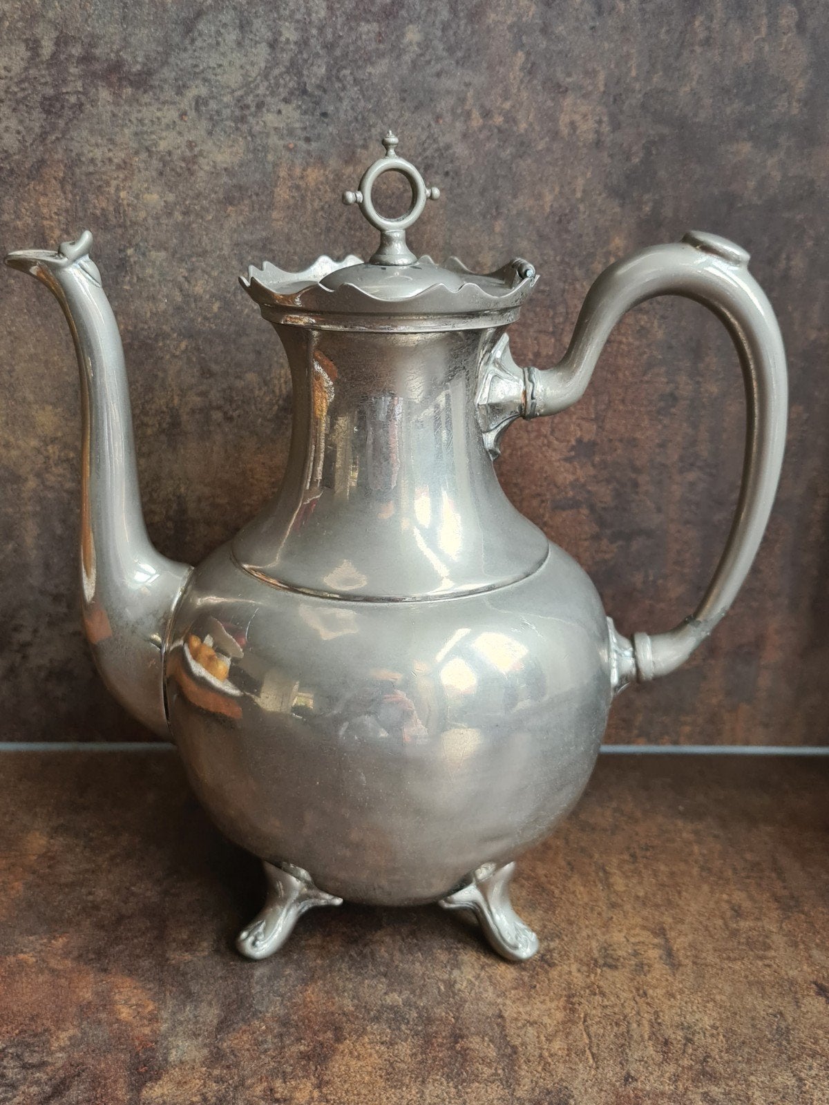 Antieke tinnen koffiekan/theepot met sierlijke details, Ophalen of Verzenden
