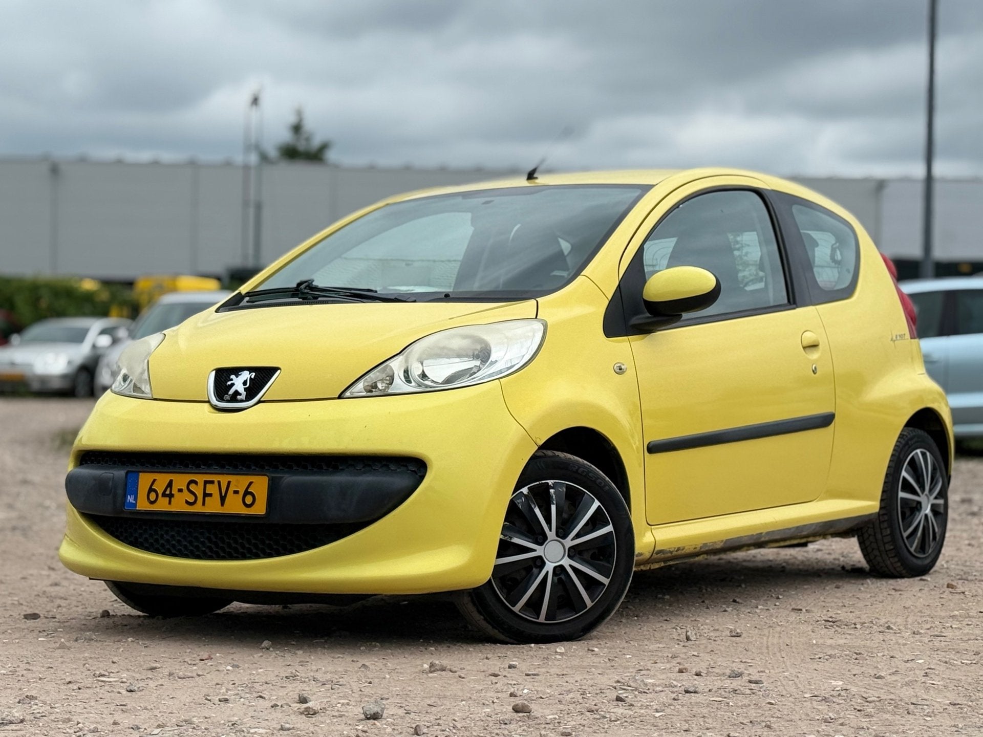 Peugeot 107 1.0-12V XR/ AUTOMAAT/ AIRCO, Voorwielaandrijving, Gebruikt, 765 kg, 4 stoelen
