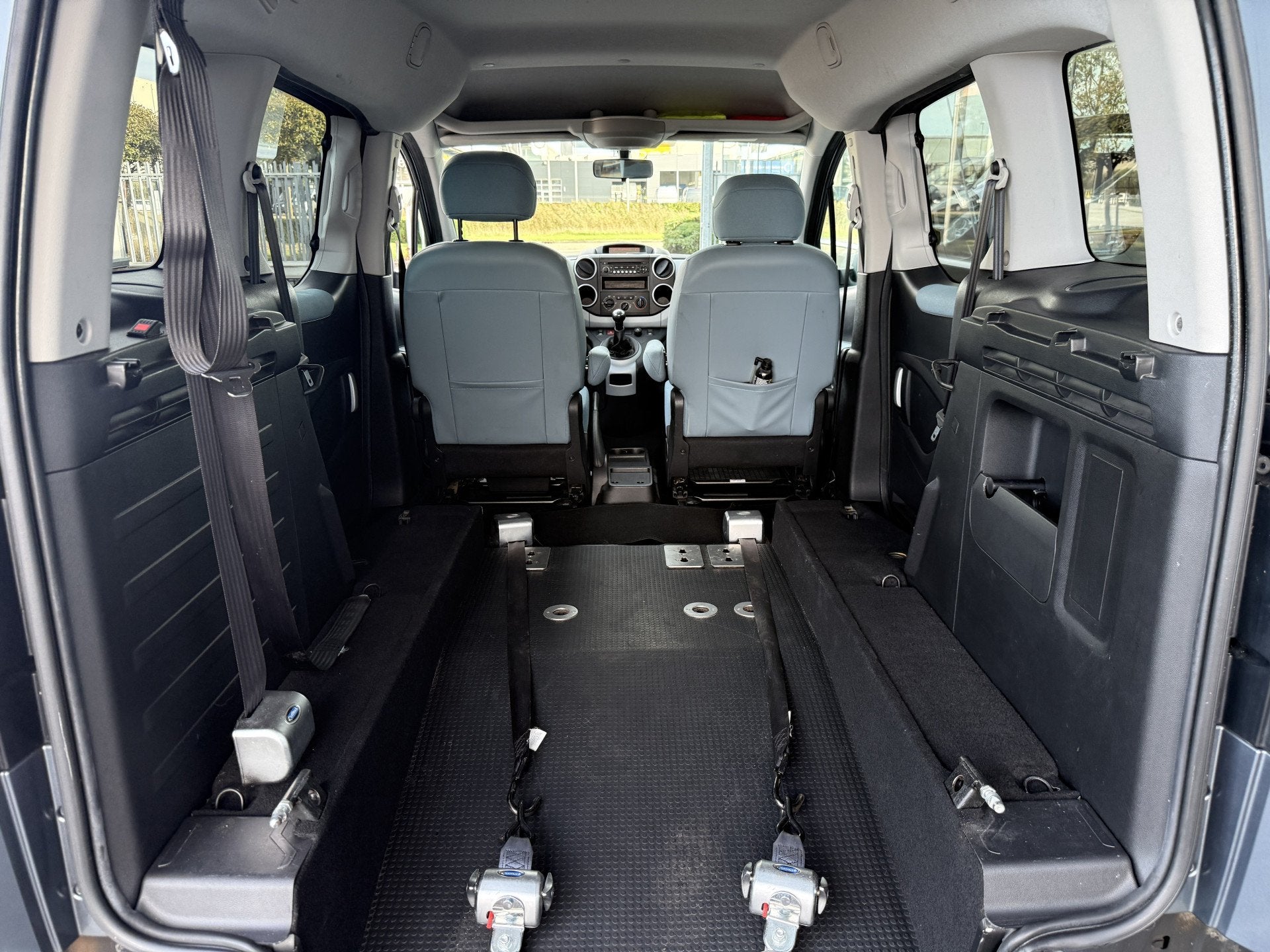 Citroën Berlingo 2+1 Rolstoelauto 1.6 VTi Tendance (Mooie c, Voorwielaandrijving, Euro 5, Gebruikt, Zwart