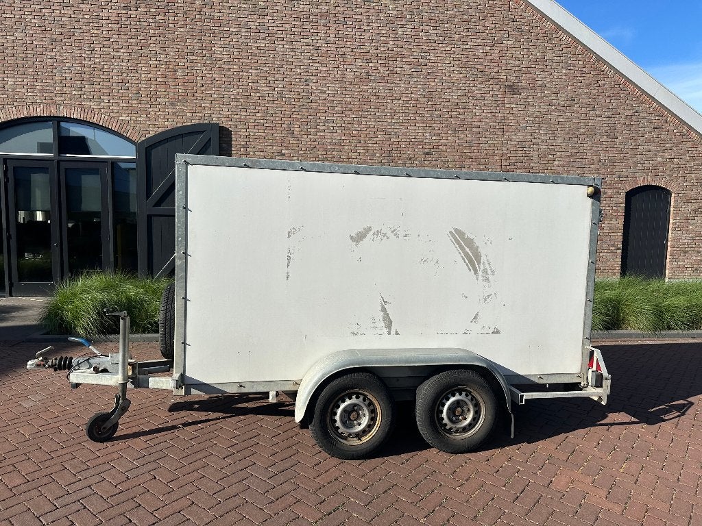 Gesloten tandemasser | Geremd | 2000 kg | Zeer degelijk, Ophalen, Zo goed als nieuw