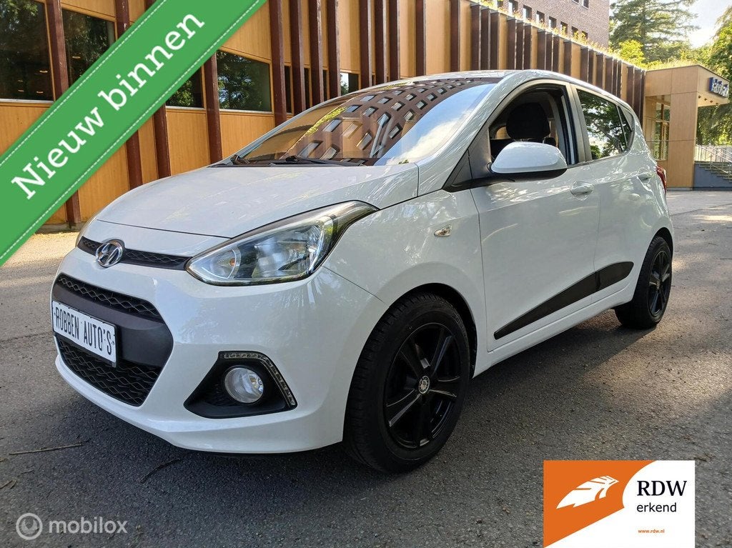 Hyundai i 10 white edition airco, Auto's, Hyundai, Bedrijf, Te koop, i10, ABS, Airbags, Airconditioning, Bluetooth, Centrale vergrendeling