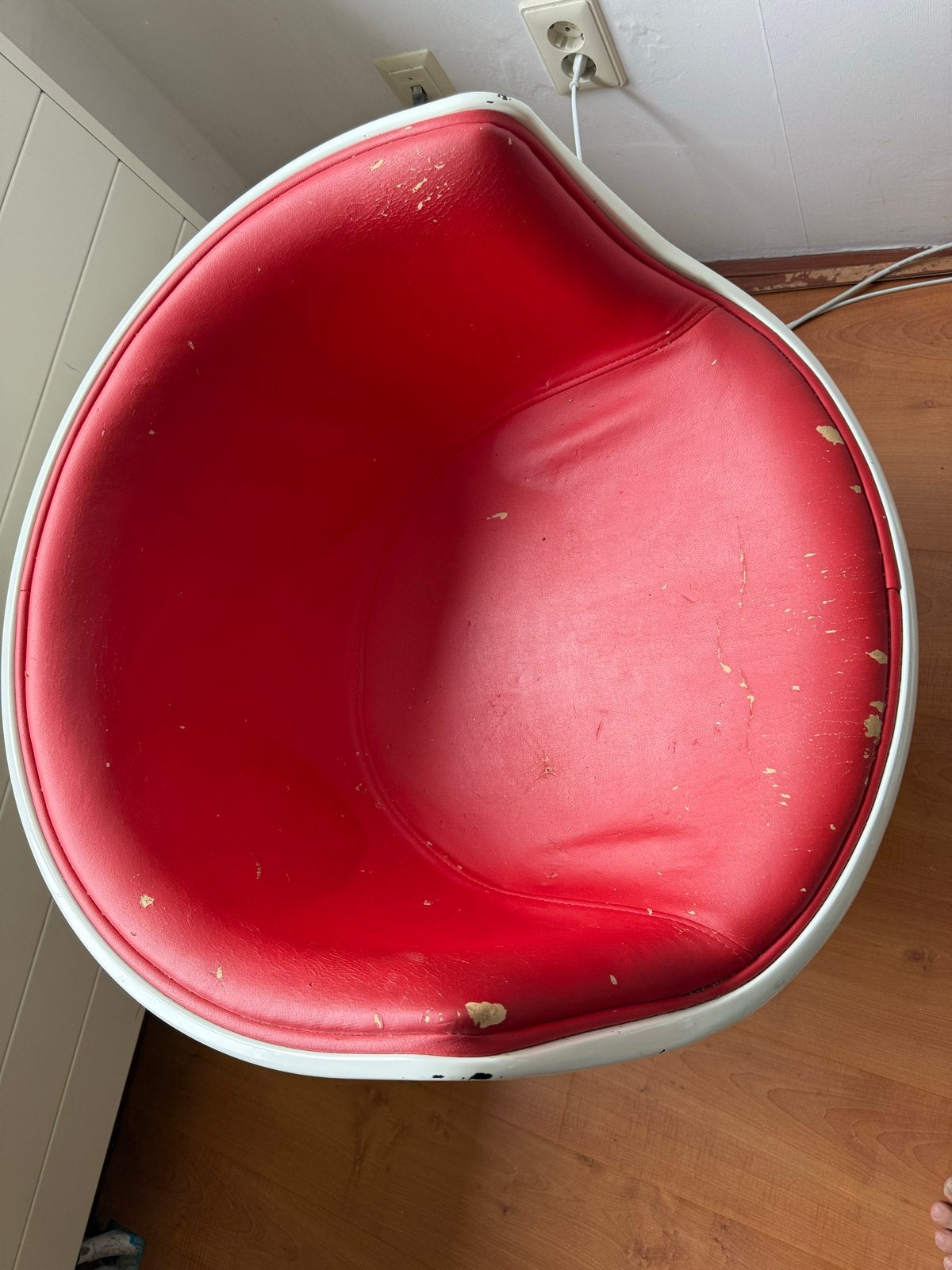 Vintage Rode Kuipstoel met Draaivoet - Gebruikt, Huis en Inrichting, Stoelen, Ophalen, Kunststof, Gebruikt, Eén