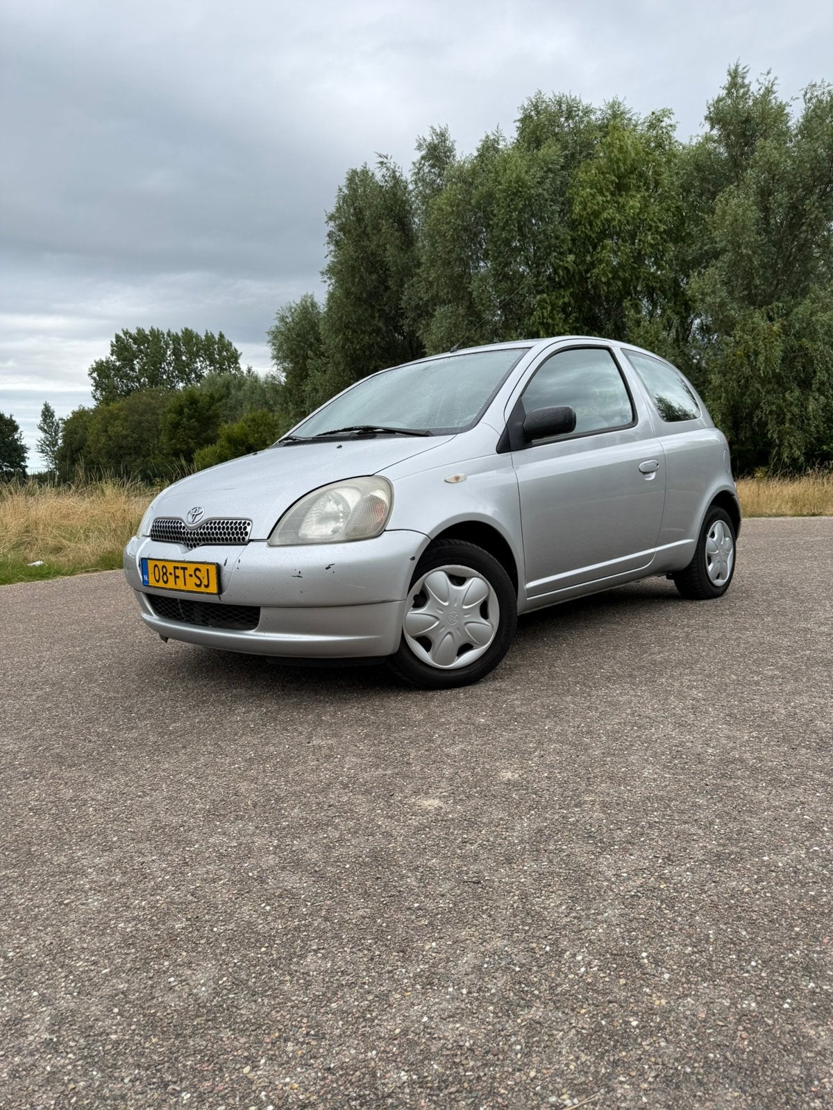 Toyota Yaris 1.3 | APK 02-2027 | 4 All-Seasons, Voorwielaandrijving, 1299 cc, Stof, 31 €/maand