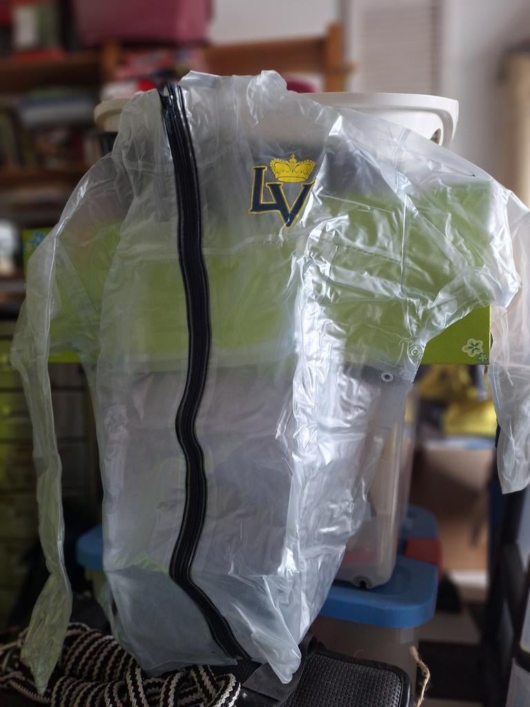 La Valencio regenjas, Ophalen of Verzenden, Nieuw, Springen, Bovenkleding