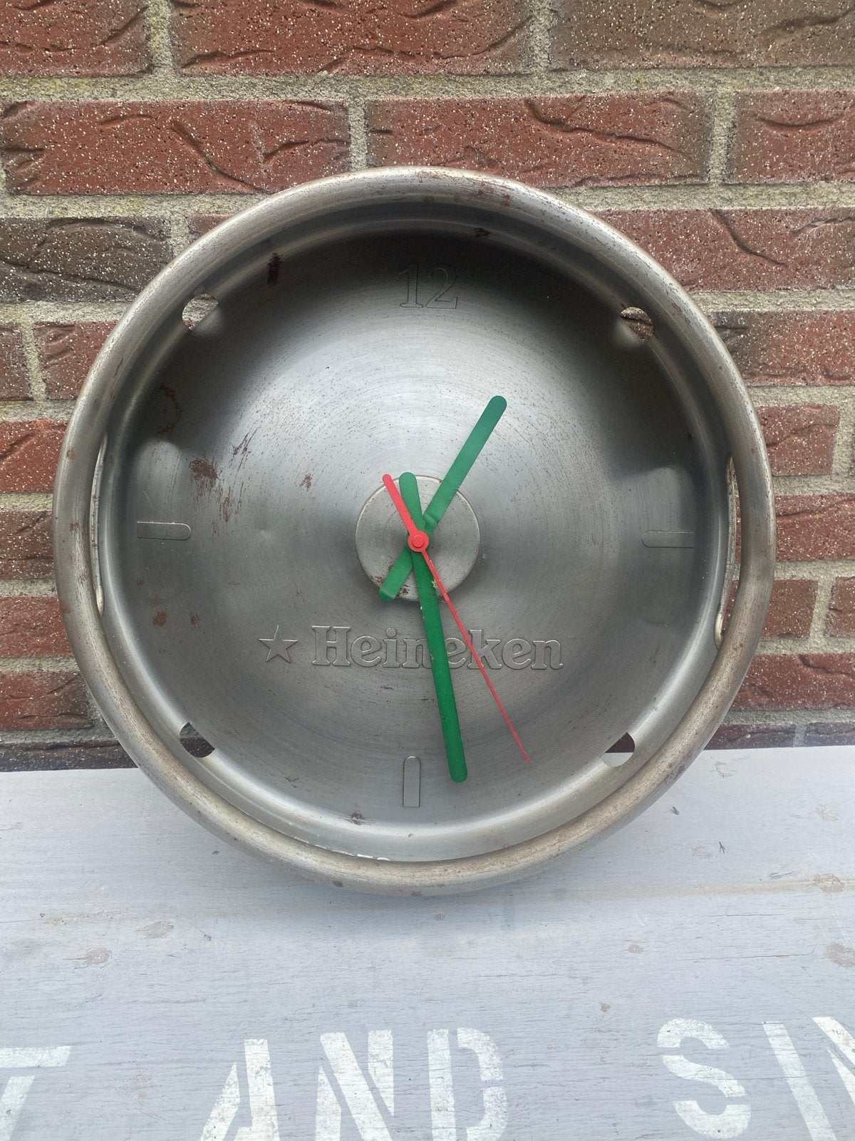 Unieke Heineken Bierfust Wandklok, Vintage, Ophalen of Verzenden, Zilver, Overige merken