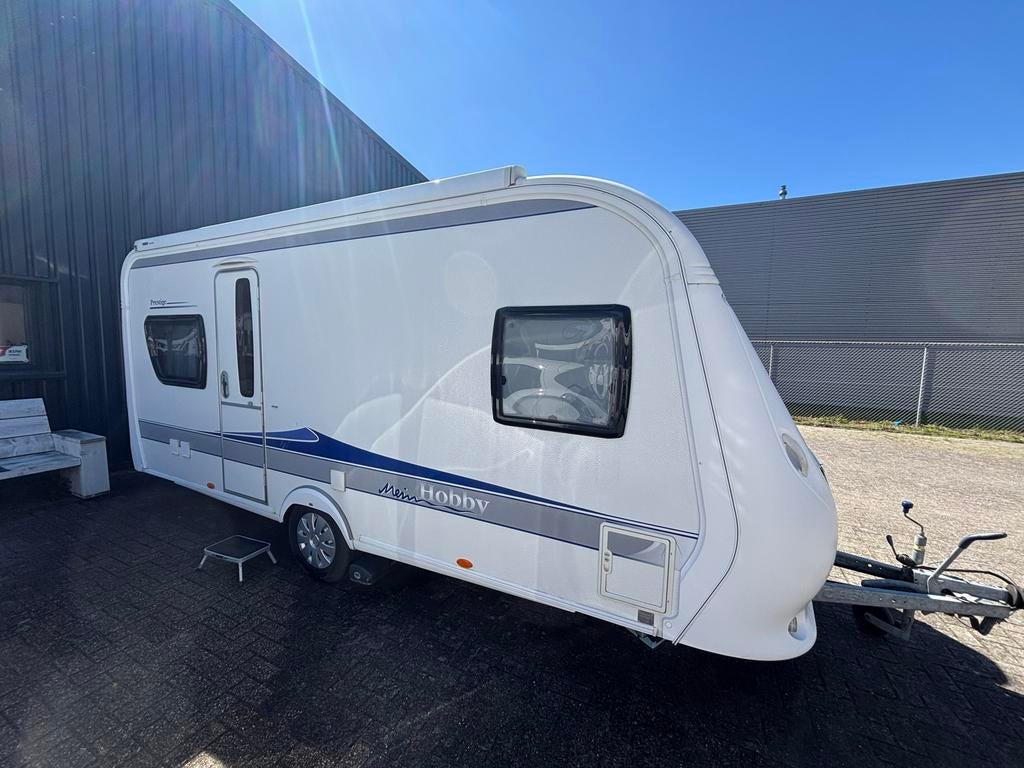 Hobby 495ufe Prestige 2010 met mover en luifel, Caravans en Kamperen, Caravans, Mover, Rondzit, Hobby, Frans bed
