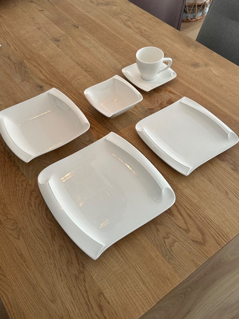 Wit vierkant servies - Borden, kommen en kopjes, Ophalen, Zo goed als nieuw, Modern, Porselein