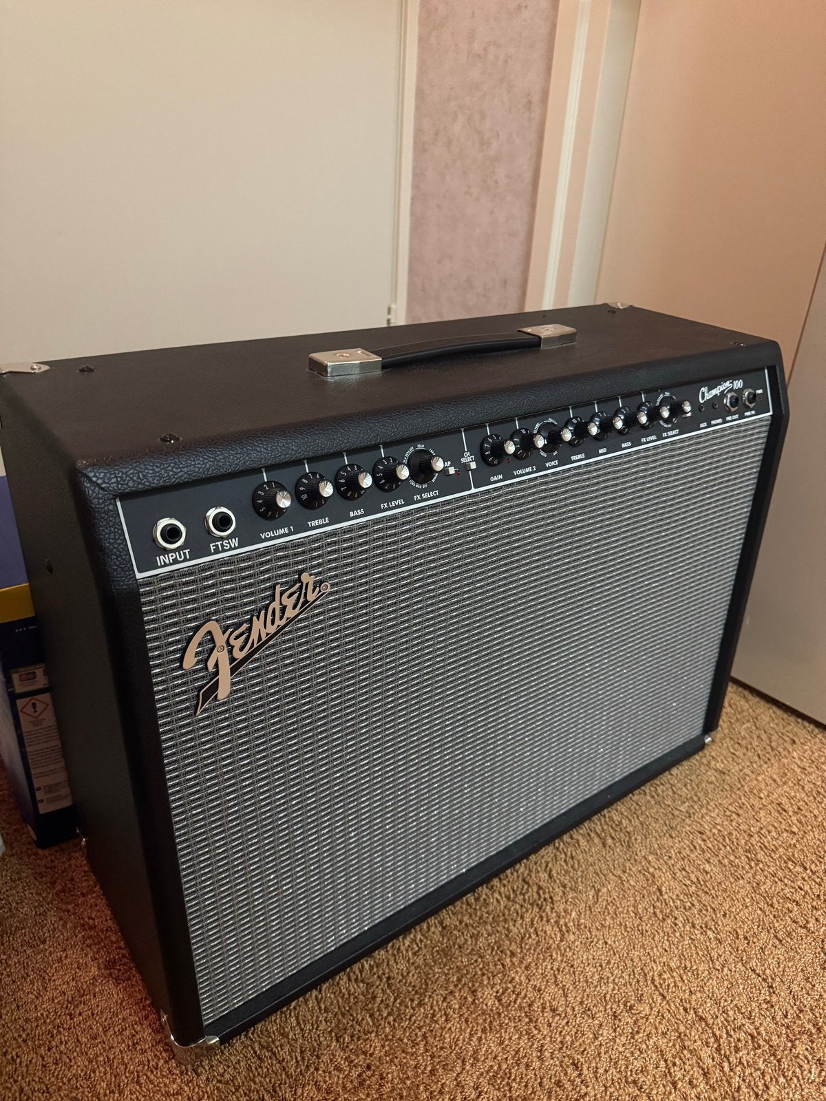 Fender Champion 100 gitaarversterker met footswitch (nieuw!), Muziek en Instrumenten, Ophalen, Nieuw, Gitaar, 100 watt of meer