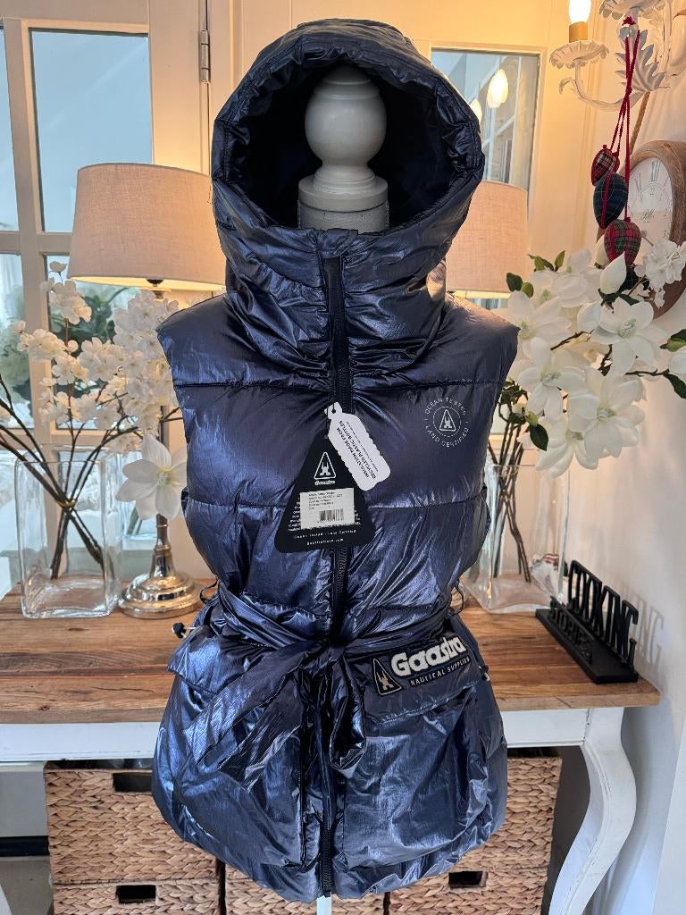 Nieuwe, Metallic-Blauw bodywarmer G a a s t r a, 40/L, NIEW!, Kleding | Dames, Bodywarmers, Verzenden, Nieuw, Maat 38/40 (M), Blauw