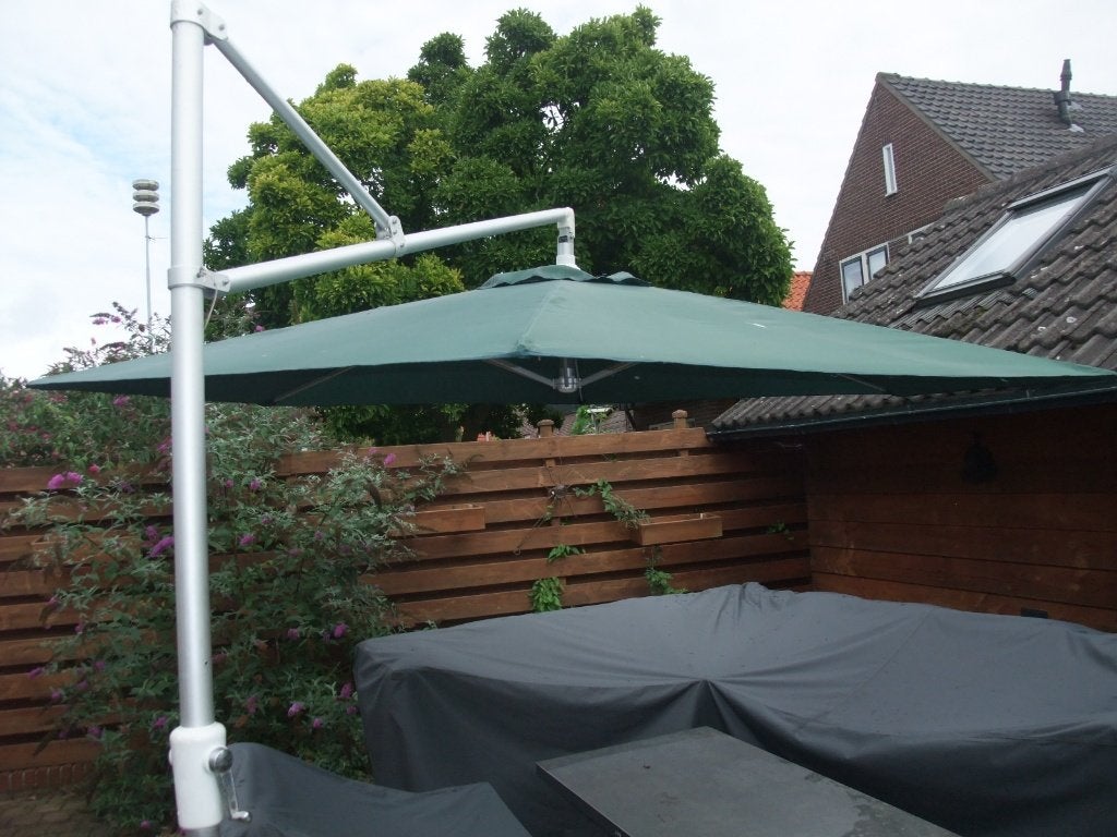 Foto 2 van Zweefparasol