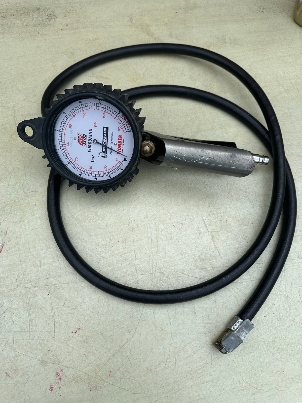 Bandenspanningsmeter met slang - Michelin/Wonder, Ophalen of Verzenden, Gebruikt