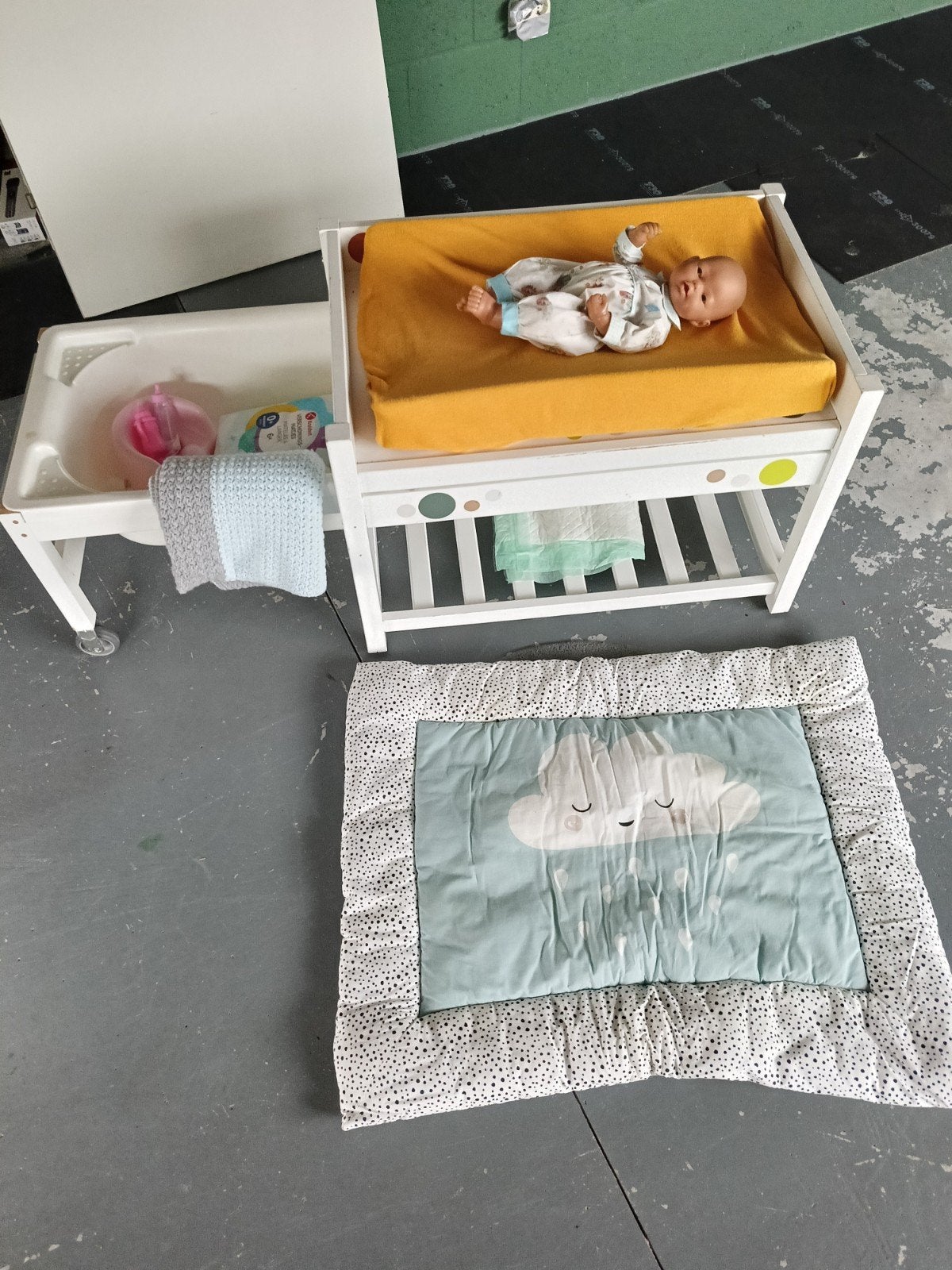 Baby commode (verlaagd) met badje en accessoires, Ophalen, Gebruikt, Overige typen