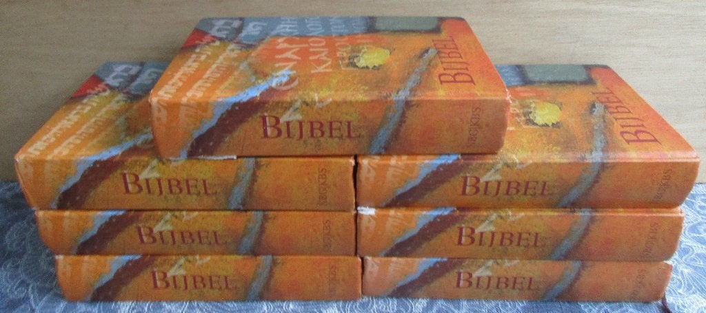 7 x NBV Bijbel 2004 - 19 x 12 x 3,5 cm, Boeken, Ophalen of Verzenden, Gelezen, Christendom | Protestants