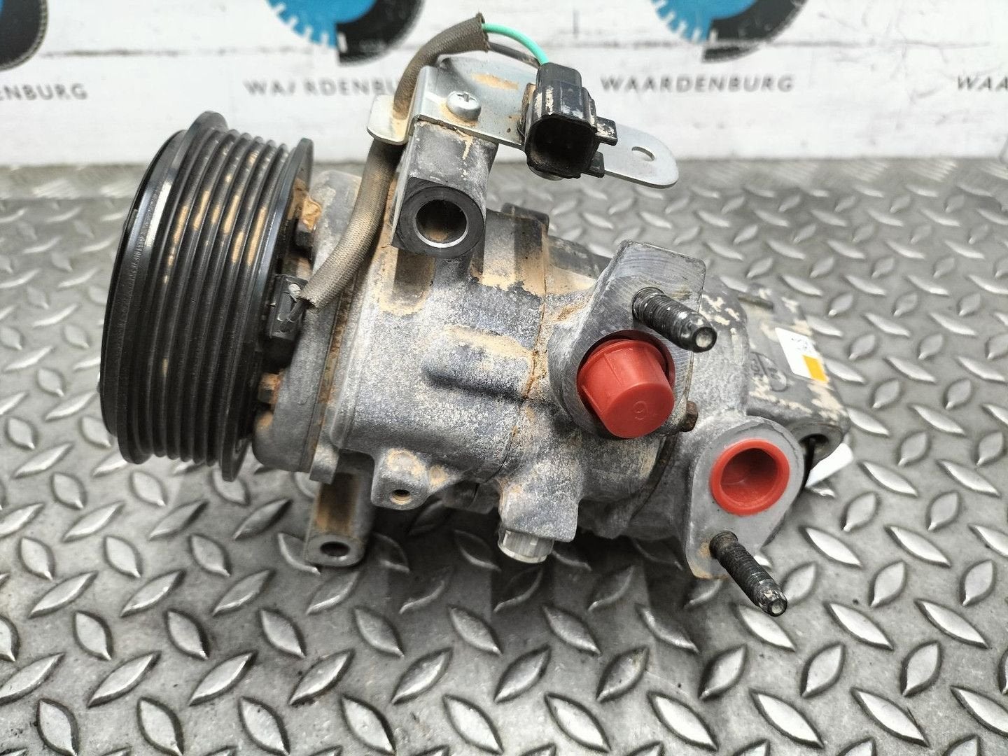 FORD TRANSIT COURIER TREND AIRCO COMPRESSOR / AIRCOPOMP H1BH, Ophalen of Verzenden, Gebruikt, Stiba lid
