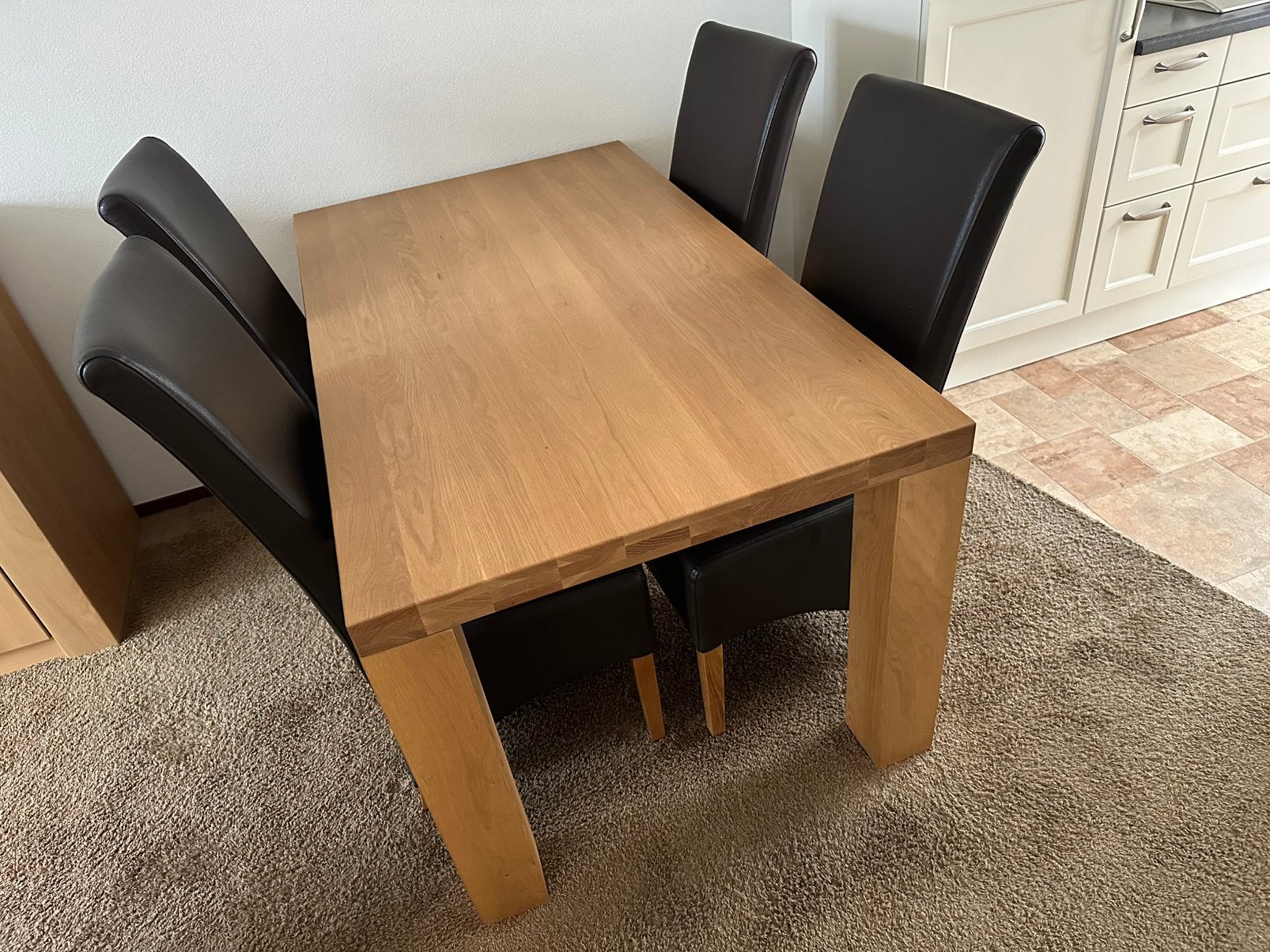 Mooie massief eiken eettafel met 4 stoelen als NIEUW, Huis en Inrichting, Tafels | Eettafels, Ophalen, 50 tot 100 cm, Zo goed als nieuw