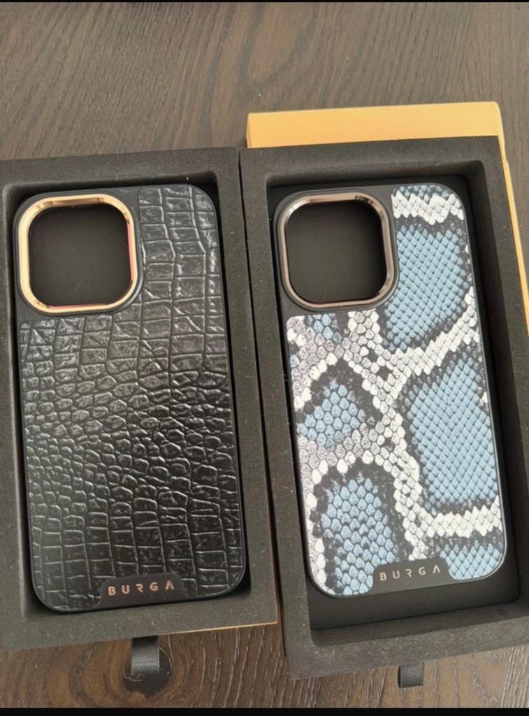 2 Burga Elite hoesjes iphone 13 Pro, IPhone 13 Pro, Hoesje of Tasje, Ophalen of Verzenden, Zo goed als nieuw