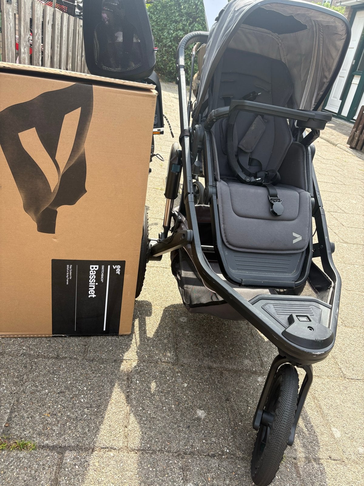 Zgan kinderwagen van veer met ongebruikt bassinet, Zo goed als nieuw, Met reiswieg, Ophalen, Kinderwagen