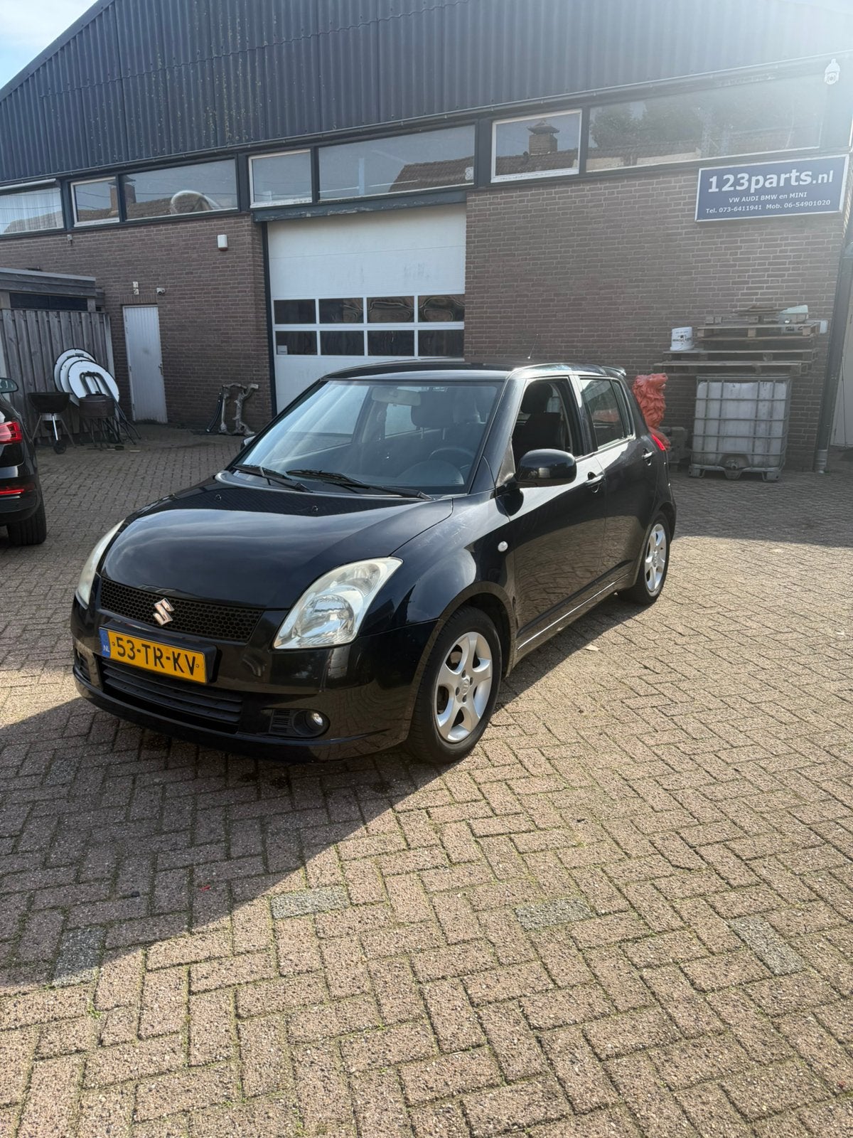 Suzuki Swift 1.3 2007 Zwart “ WINTERBANDEN MET VELG ERBIJ “, Voorwielaandrijving, 40 €/maand, 965 kg, Origineel Nederlands