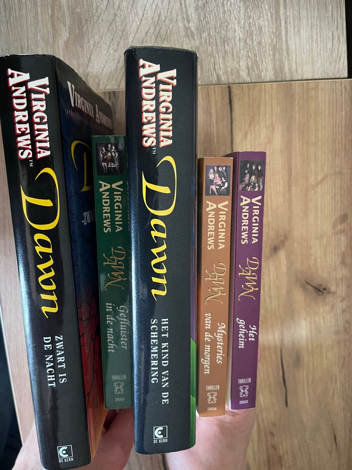 Virginia Andrews - Dawn serie (4 boeken), Boeken, Ophalen of Verzenden, Zo goed als nieuw, Nederland