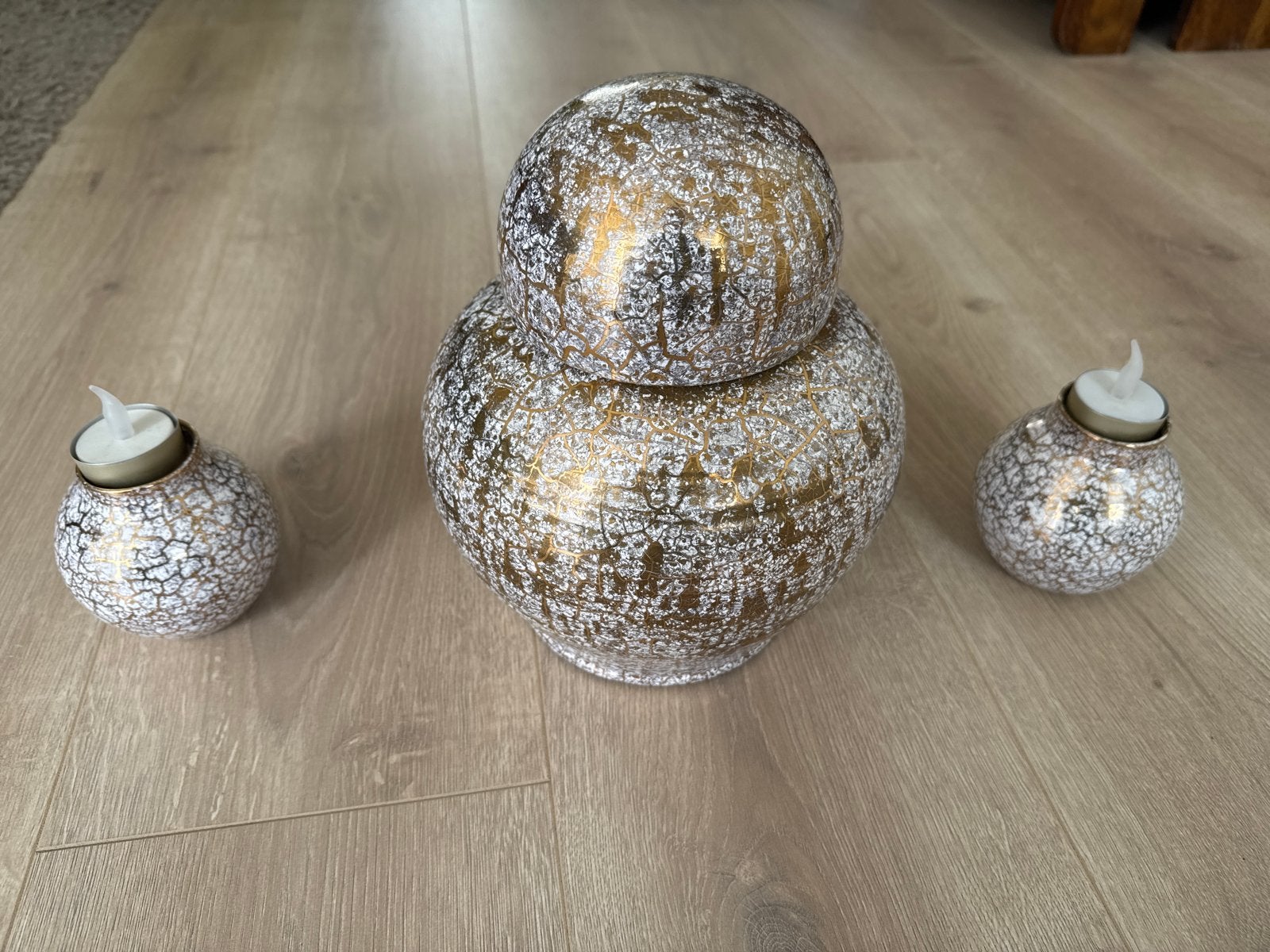 Decoratieve Urn/Vaas met bijpassende theelichthouders, Antiek en Kunst, Ophalen