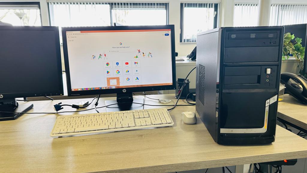 Nette Desktop PC met SSD - Ideaal voor Thuis/Studie, Gebruikt, Ophalen of Verzenden, SSD, 3 tot 4 Ghz