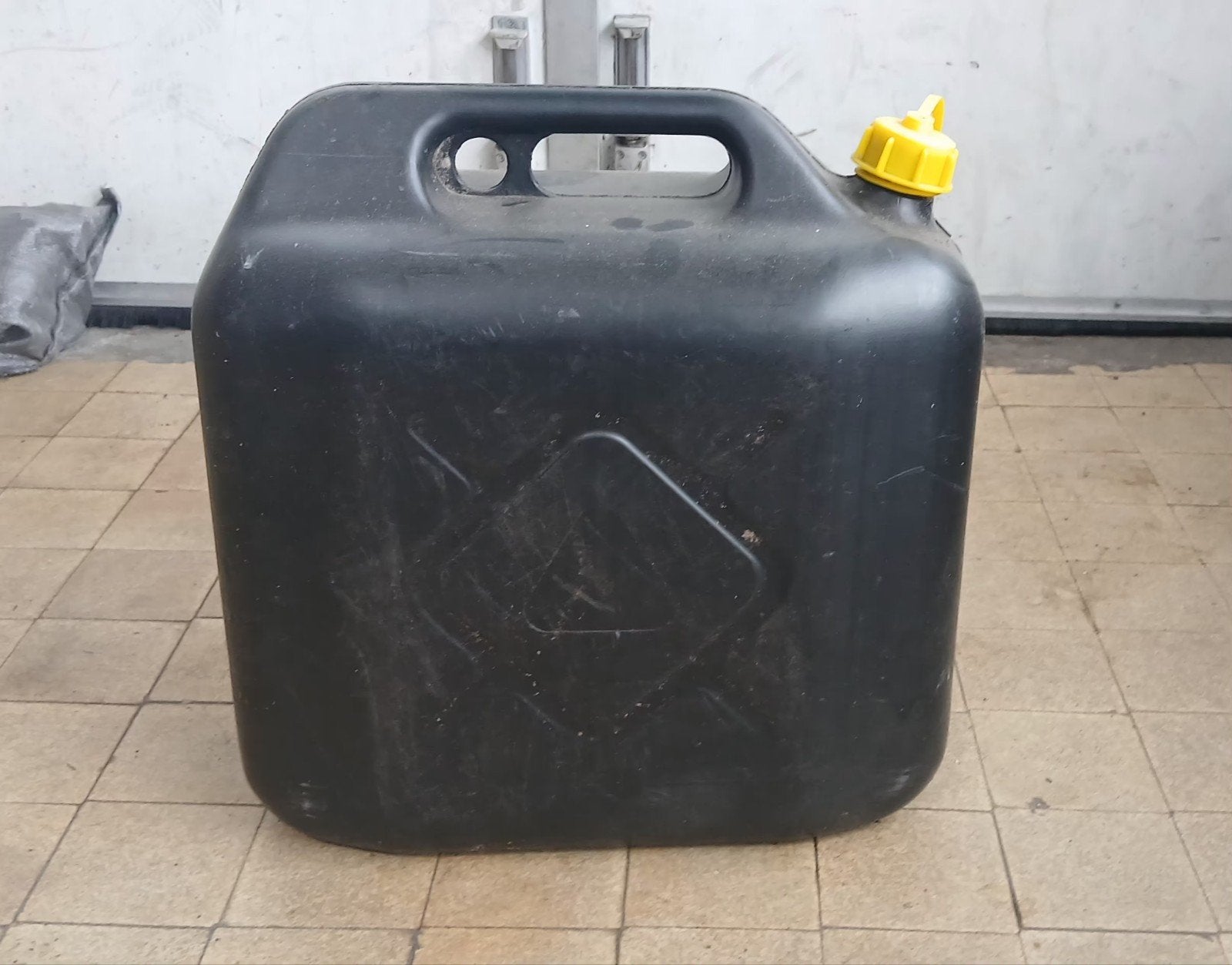 Vuilwatertank, Motoren, Ophalen, Gebruikt