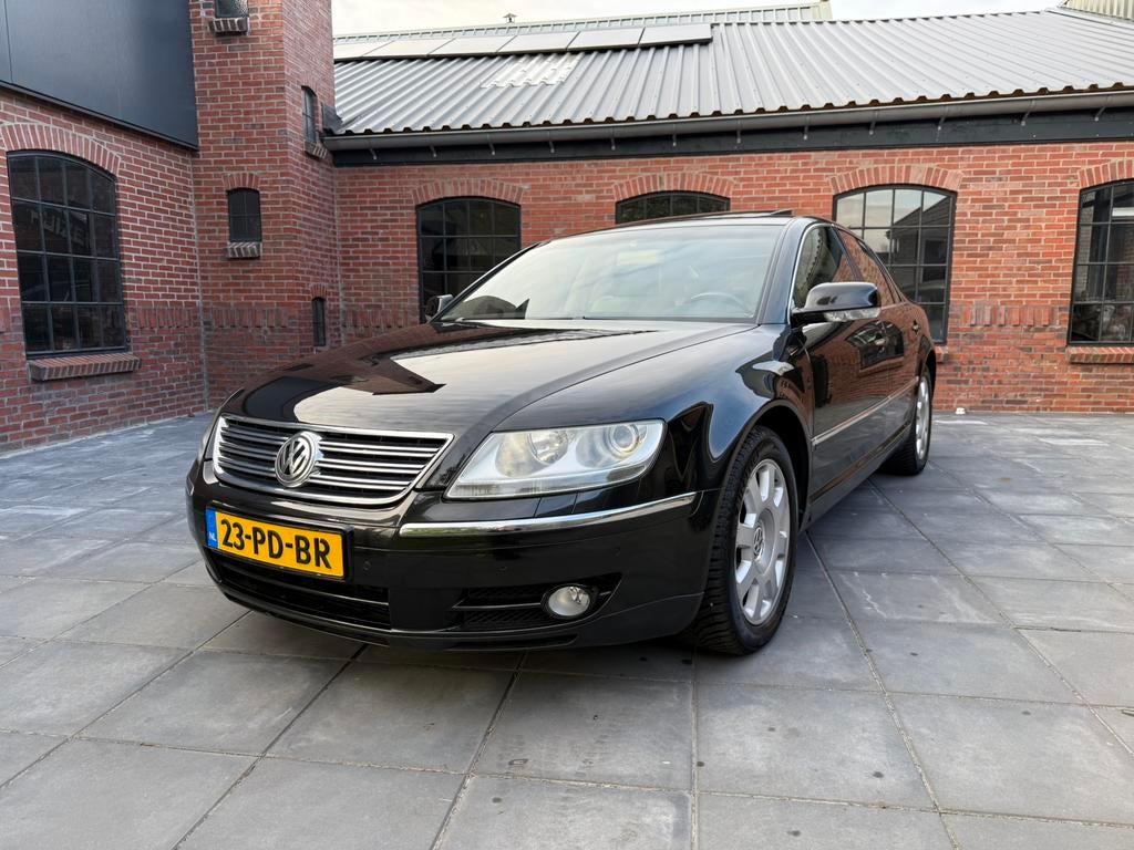 Volkswagen Phaeton 3.2 177KW AUT 2004 | 4 Persoons | Schuifd, Beige, 3189 cc, 2084 kg, Zwart