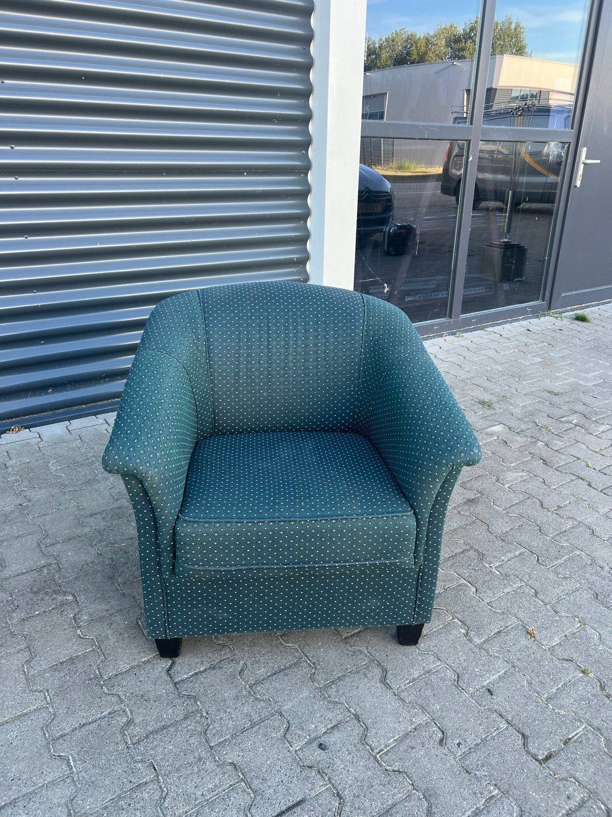 Gratis op te halen Twee fauteuil met stippenpatroon, Huis en Inrichting, Fauteuils, Ophalen, Gebruikt, Stof, 75 tot 100 cm